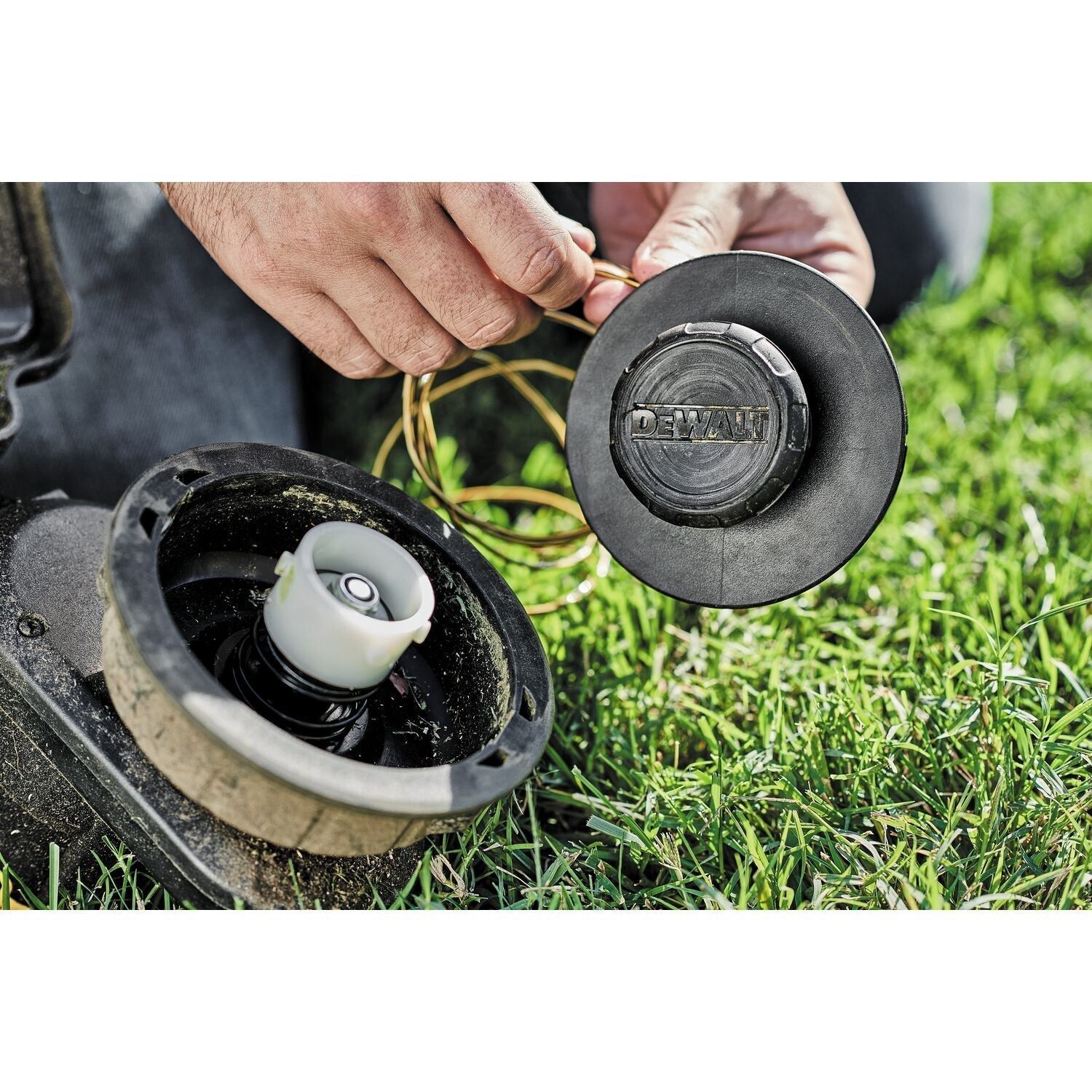 https://api.mastertools.nl/media/catalog/product/cache/4ac98b0d5e81b56bd000310ba88c60e0/d/e/dewalt-dcmas5713n-accu-split-boom-grastrimmer-54v-xr-flexvolt-basic-body-5035048737019-mastertools_nl-6.jpg
