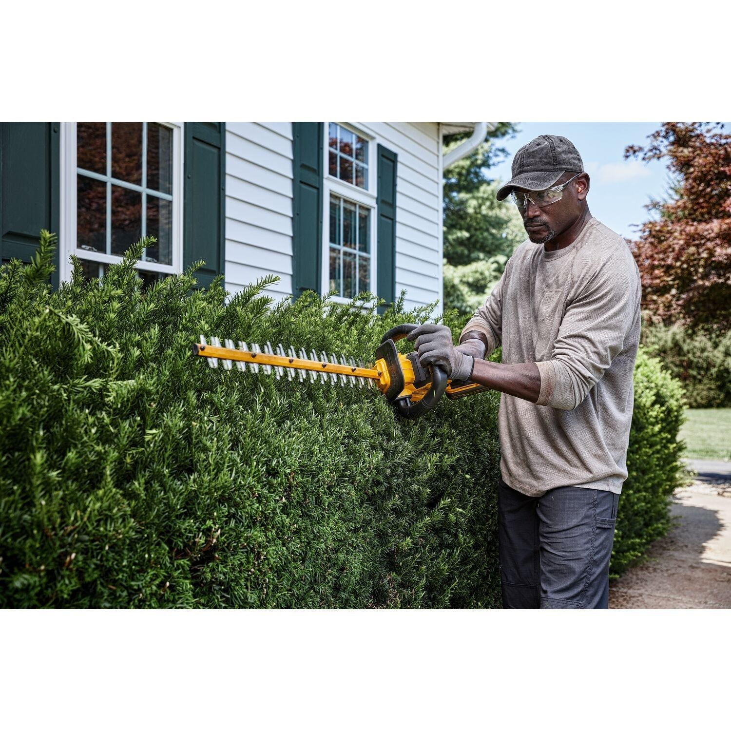 https://api.mastertools.nl/media/catalog/product/cache/4ac98b0d5e81b56bd000310ba88c60e0/d/e/dewalt-dcmht573n-flexvolt-heggenschaar-65cm-54v-basic-body-5035048748473-mastertools_nl-4.jpg