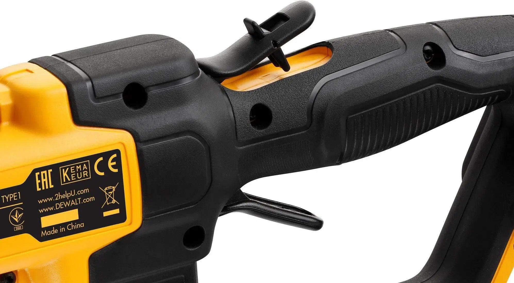 https://api.mastertools.nl/media/catalog/product/cache/4ac98b0d5e81b56bd000310ba88c60e0/d/e/dewalt-dcmph566n-accu-heggenschaar-op-steel-18v-basic-body-5035048729427-mastertools_nl-3.jpg