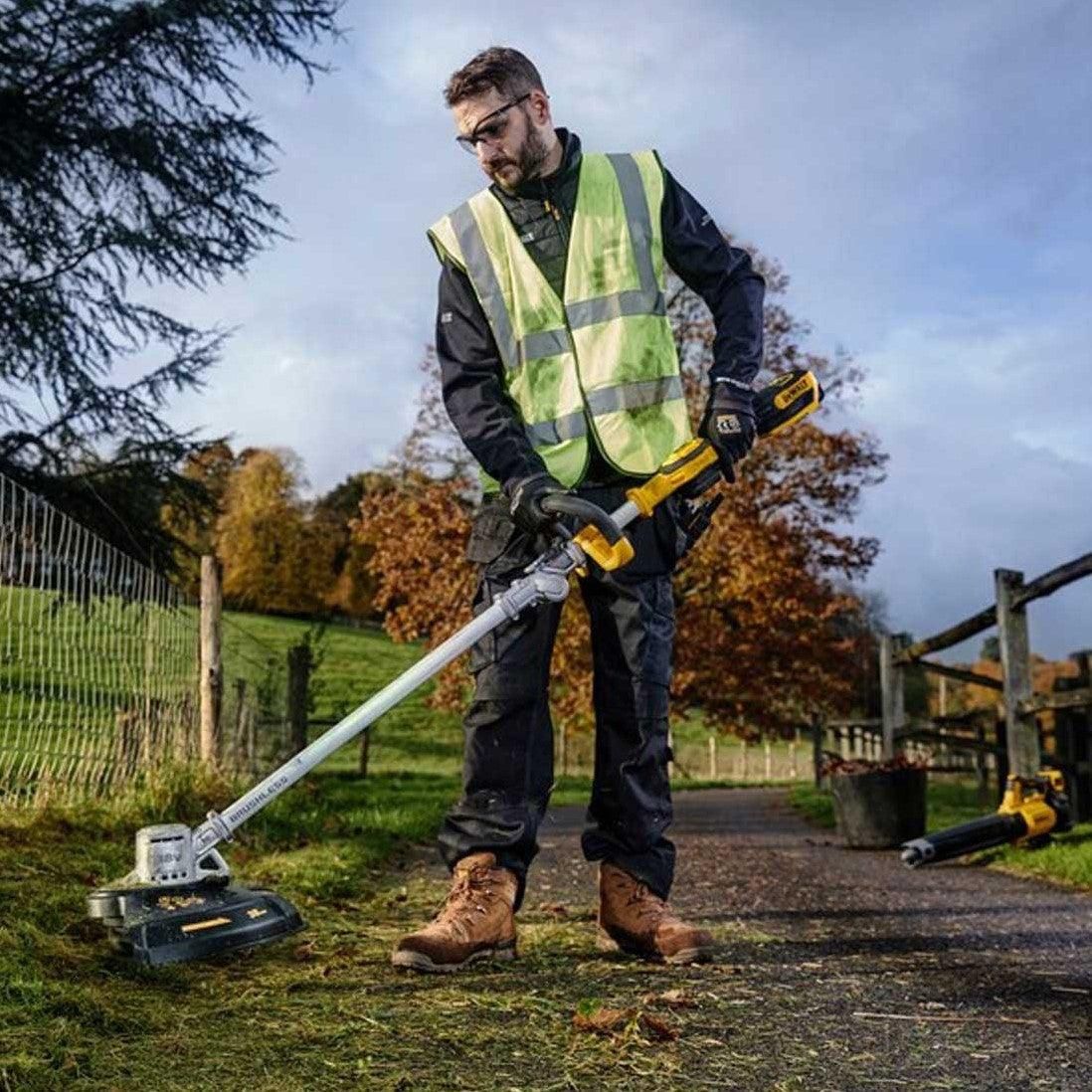 https://api.mastertools.nl/media/catalog/product/cache/4ac98b0d5e81b56bd000310ba88c60e0/d/e/dewalt-dcmst561n-accu-grastrimmer-18v-basic-body-5035048729298-mastertools_nl-3.jpg