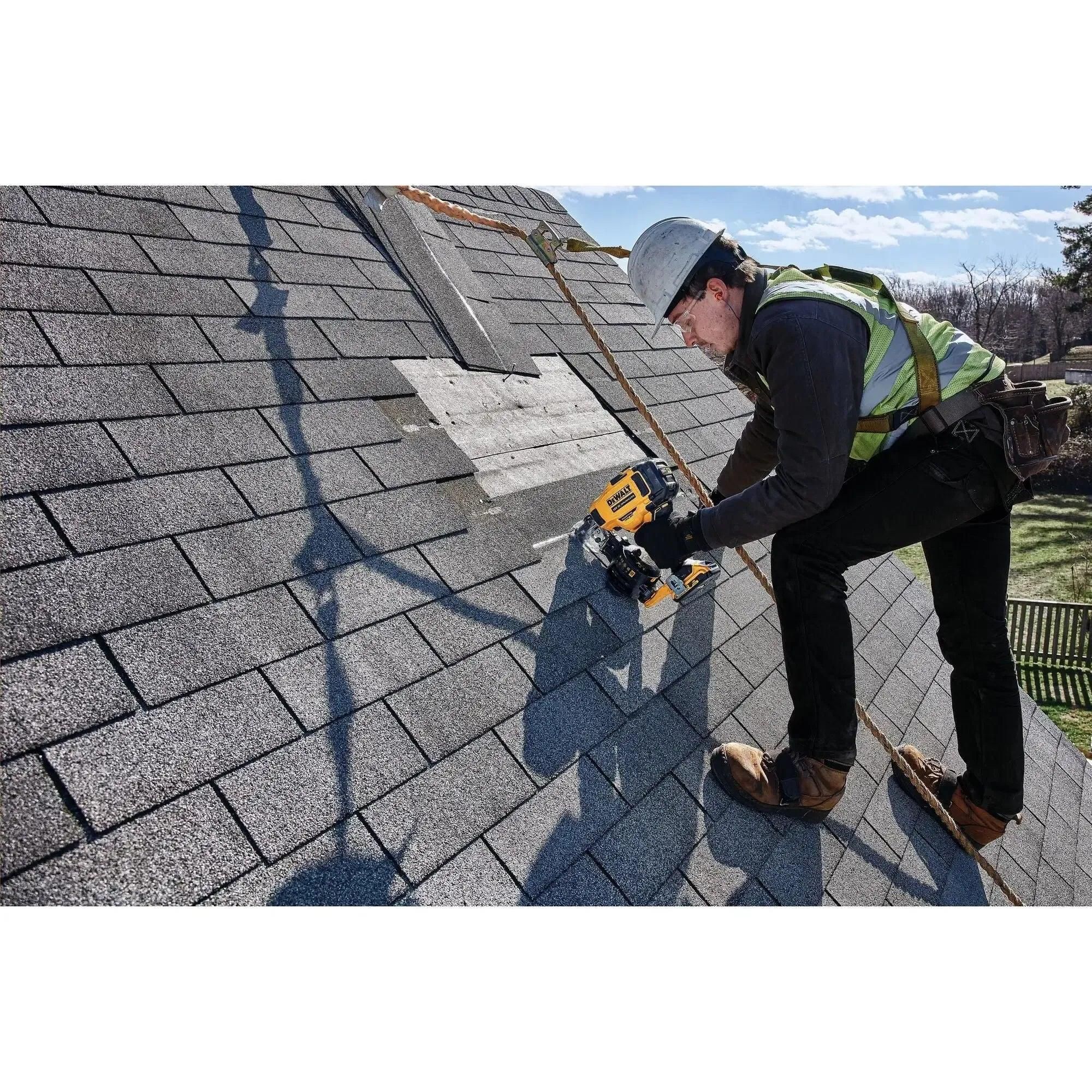https://api.mastertools.nl/media/catalog/product/cache/4ac98b0d5e81b56bd000310ba88c60e0/d/e/dewalt-dcn45rnd2-accu-roofing-tacker-18v-20ah-in-tstak-5035048731659-mastertools_nl-9.jpg