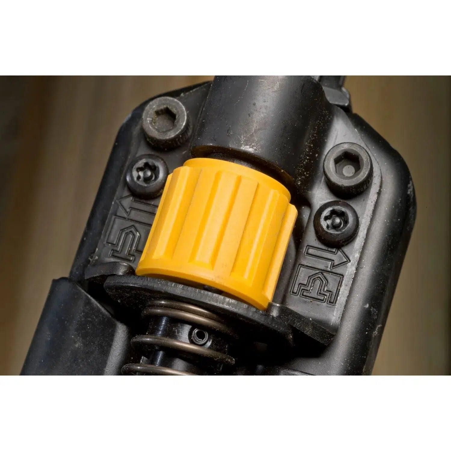 https://api.mastertools.nl/media/catalog/product/cache/4ac98b0d5e81b56bd000310ba88c60e0/d/e/dewalt-dcn693n-accu-constructietacker-xr-18v-basic-body-5035048468708-mastertools_nl-3.jpg