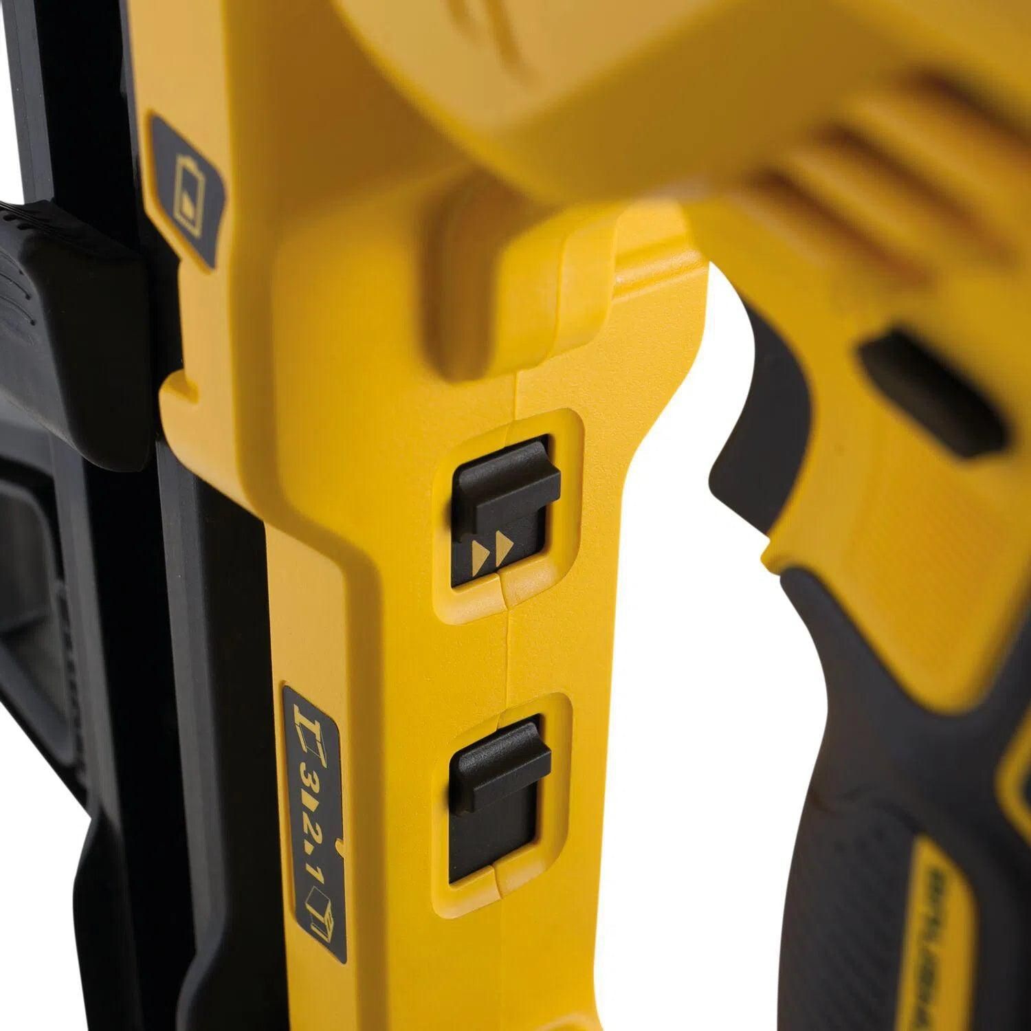 https://api.mastertools.nl/media/catalog/product/cache/4ac98b0d5e81b56bd000310ba88c60e0/d/e/dewalt-dcn890n-accu-betontacker-18v-basic-body-5035048666906-mastertools_nl-8.jpg