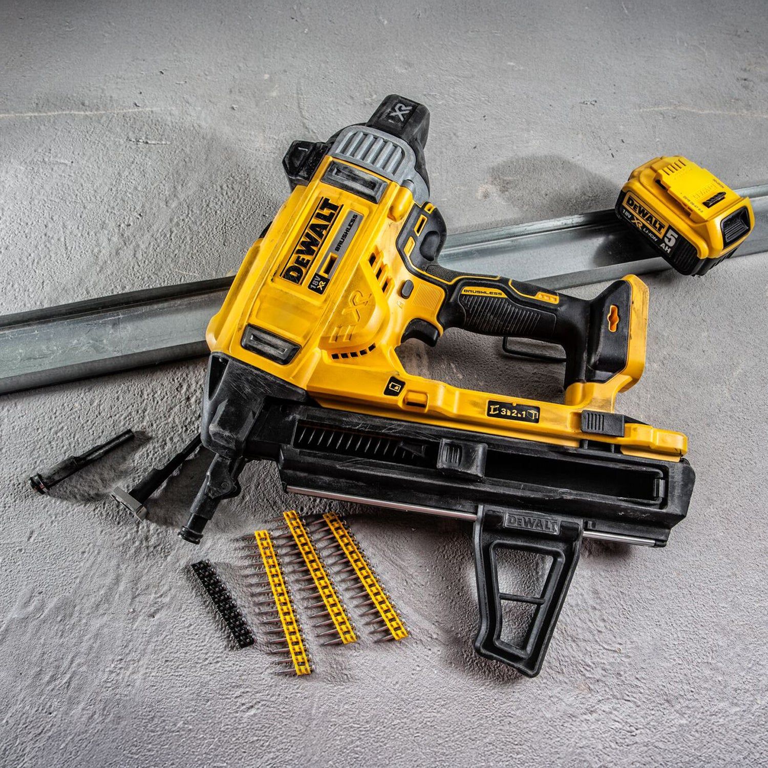 https://api.mastertools.nl/media/catalog/product/cache/4ac98b0d5e81b56bd000310ba88c60e0/d/e/dewalt-dcn890p2-mastertools-nl_a9.jpg