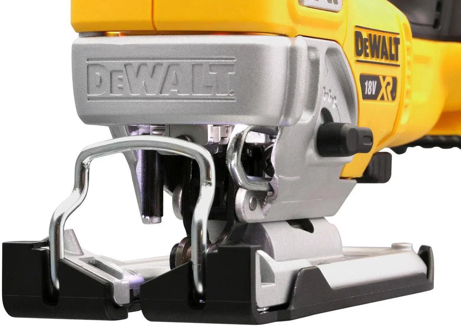 https://api.mastertools.nl/media/catalog/product/cache/4ac98b0d5e81b56bd000310ba88c60e0/d/e/dewalt-dcs334n-accu-decoupeerzaag-18v-basic-body-5035048705711-mastertools_nl-2.jpg