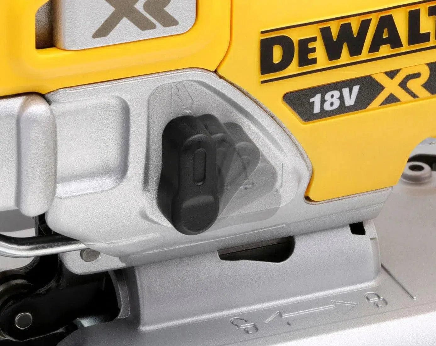 https://api.mastertools.nl/media/catalog/product/cache/4ac98b0d5e81b56bd000310ba88c60e0/d/e/dewalt-dcs334n-accu-decoupeerzaag-18v-basic-body-5035048705711-mastertools_nl-3.jpg