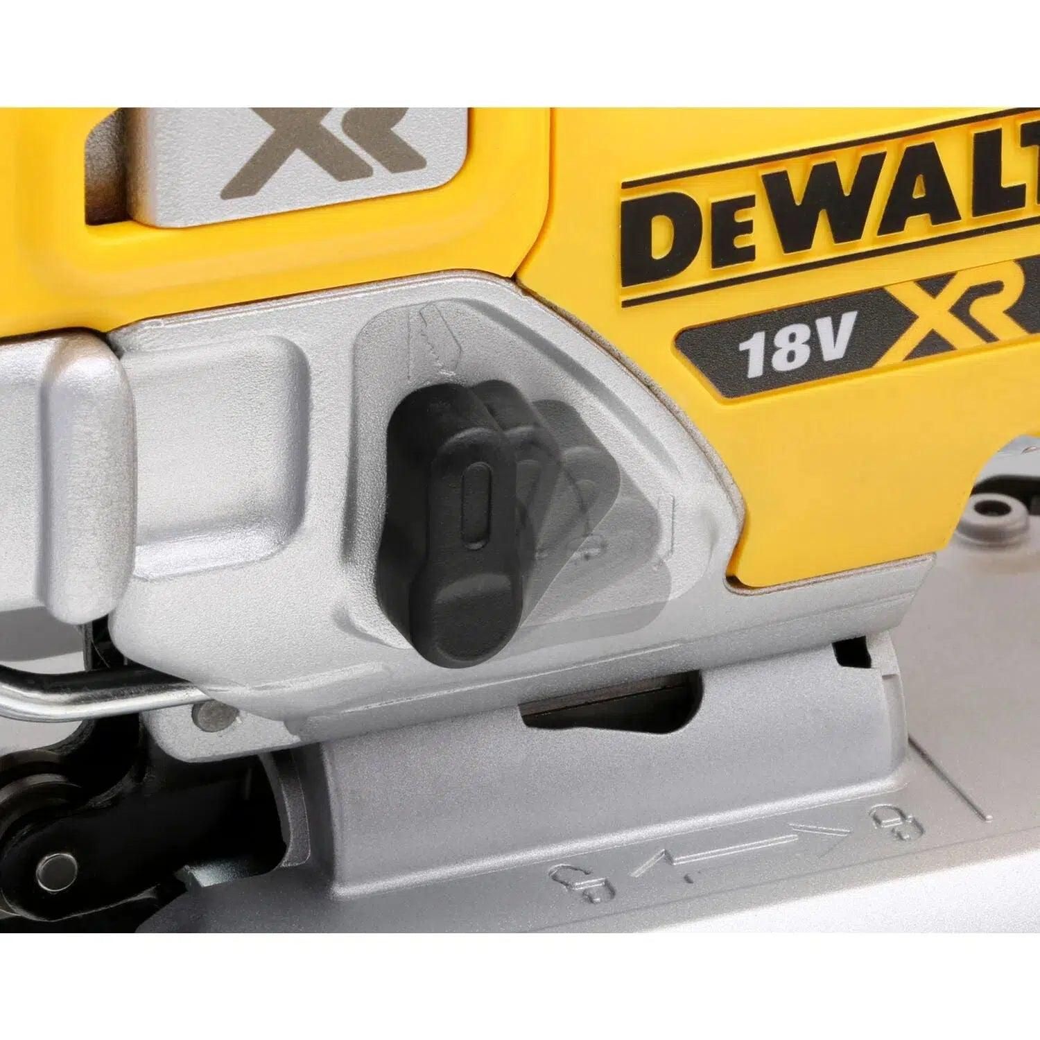 https://api.mastertools.nl/media/catalog/product/cache/4ac98b0d5e81b56bd000310ba88c60e0/d/e/dewalt-dcs334nt-accu-decoupeerzaag-18v-basic-body-in-tstak-5035048710623-mastertools_nl-2.jpg