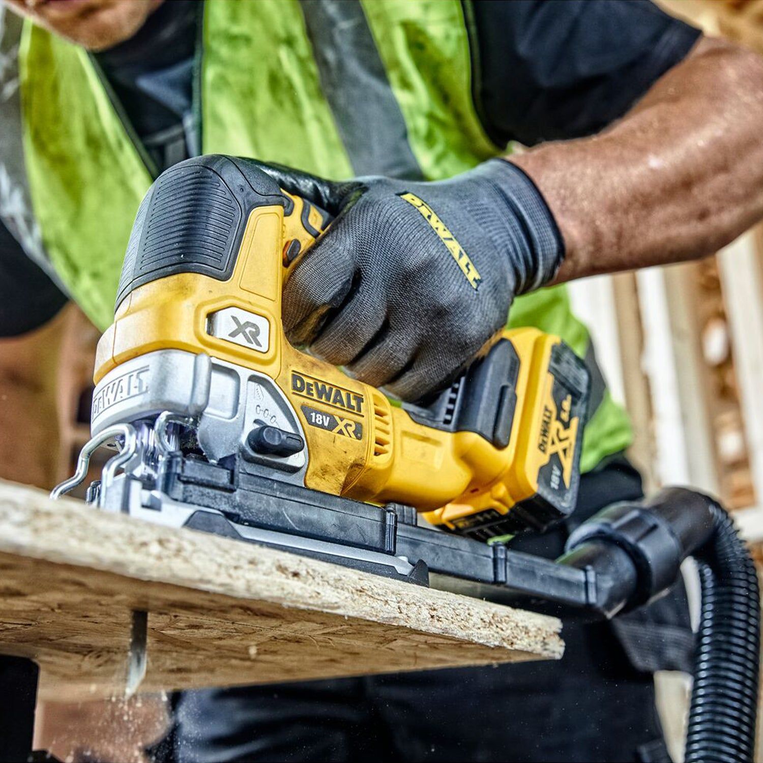 https://api.mastertools.nl/media/catalog/product/cache/4ac98b0d5e81b56bd000310ba88c60e0/d/e/dewalt-dcs334p2-mastertools-nl_a3.jpg