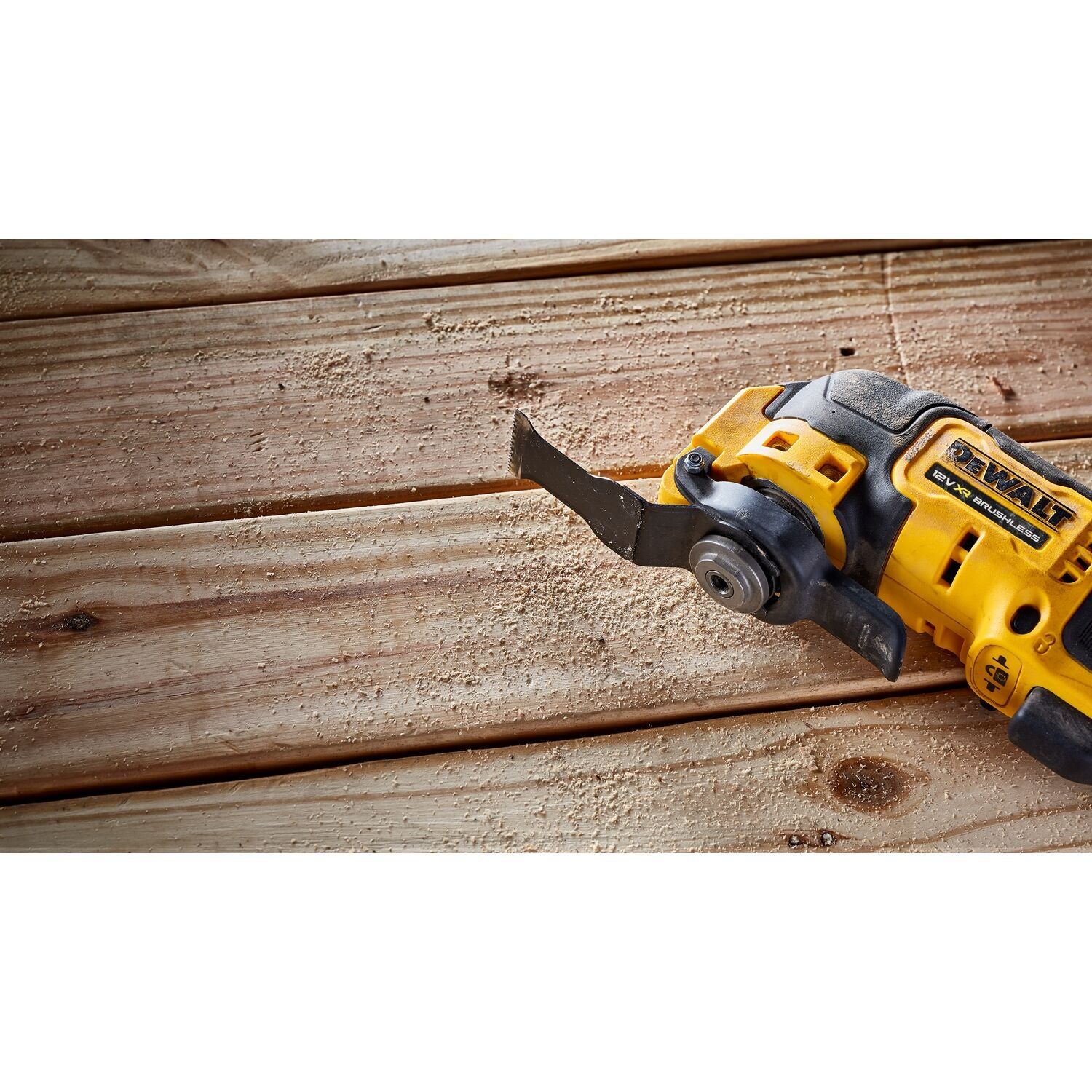 https://api.mastertools.nl/media/catalog/product/cache/4ac98b0d5e81b56bd000310ba88c60e0/d/e/dewalt-dcs353nt-accu-oscillerende-multitool-12v-xr-basic-body-in-tstak-5035048748428-mastertools_nl-6.jpg