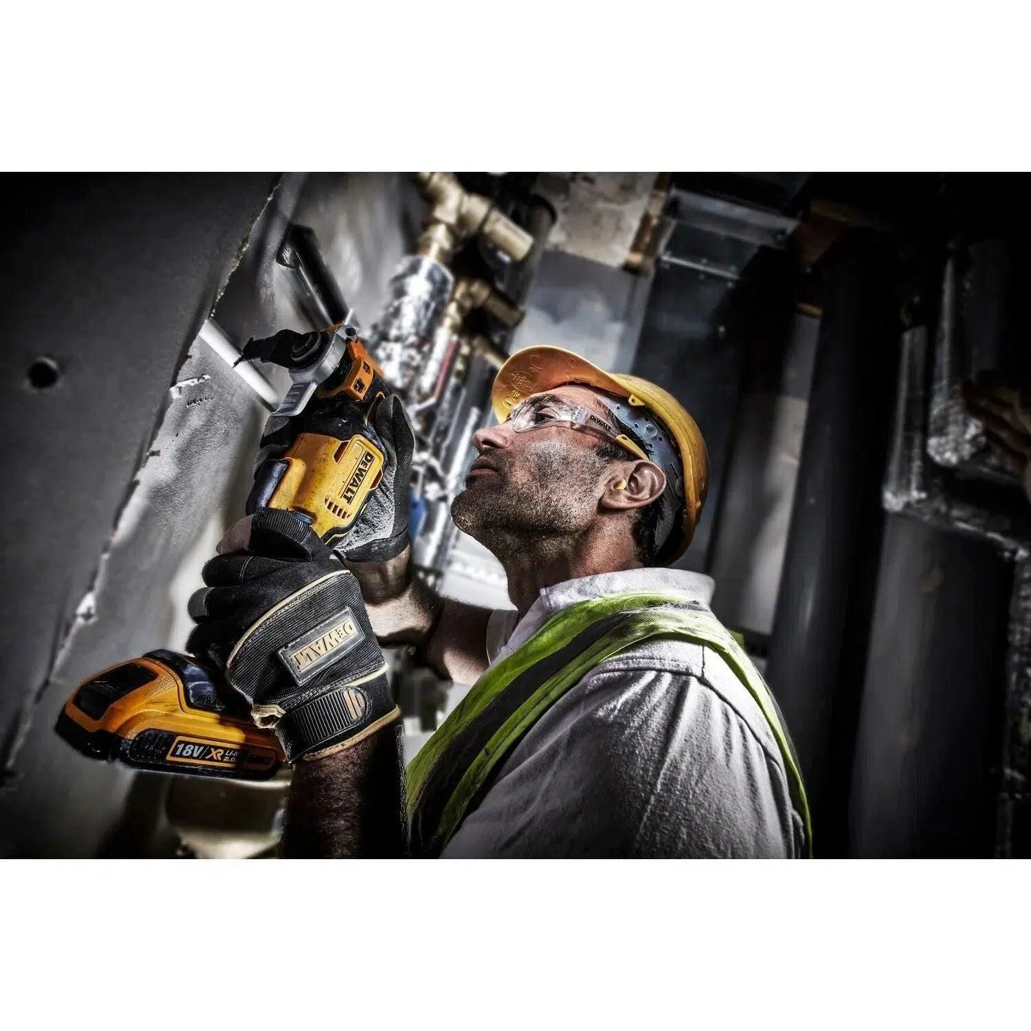 https://api.mastertools.nl/media/catalog/product/cache/4ac98b0d5e81b56bd000310ba88c60e0/d/e/dewalt-dcs356nt-accu-multitool-18v-basic-body-in-tstak-5035048726532-mastertools_nl-5.jpg