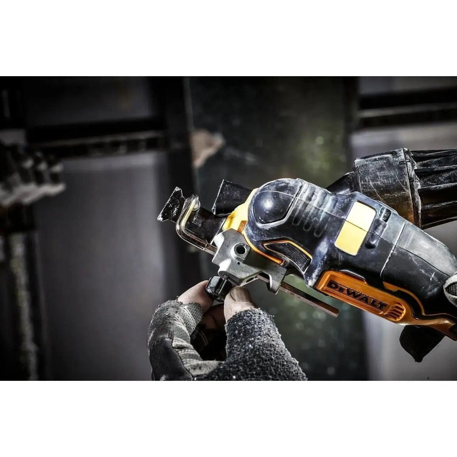 https://api.mastertools.nl/media/catalog/product/cache/4ac98b0d5e81b56bd000310ba88c60e0/d/e/dewalt-dcs356nt-accu-multitool-18v-basic-body-in-tstak-5035048726532-mastertools_nl-6.jpg