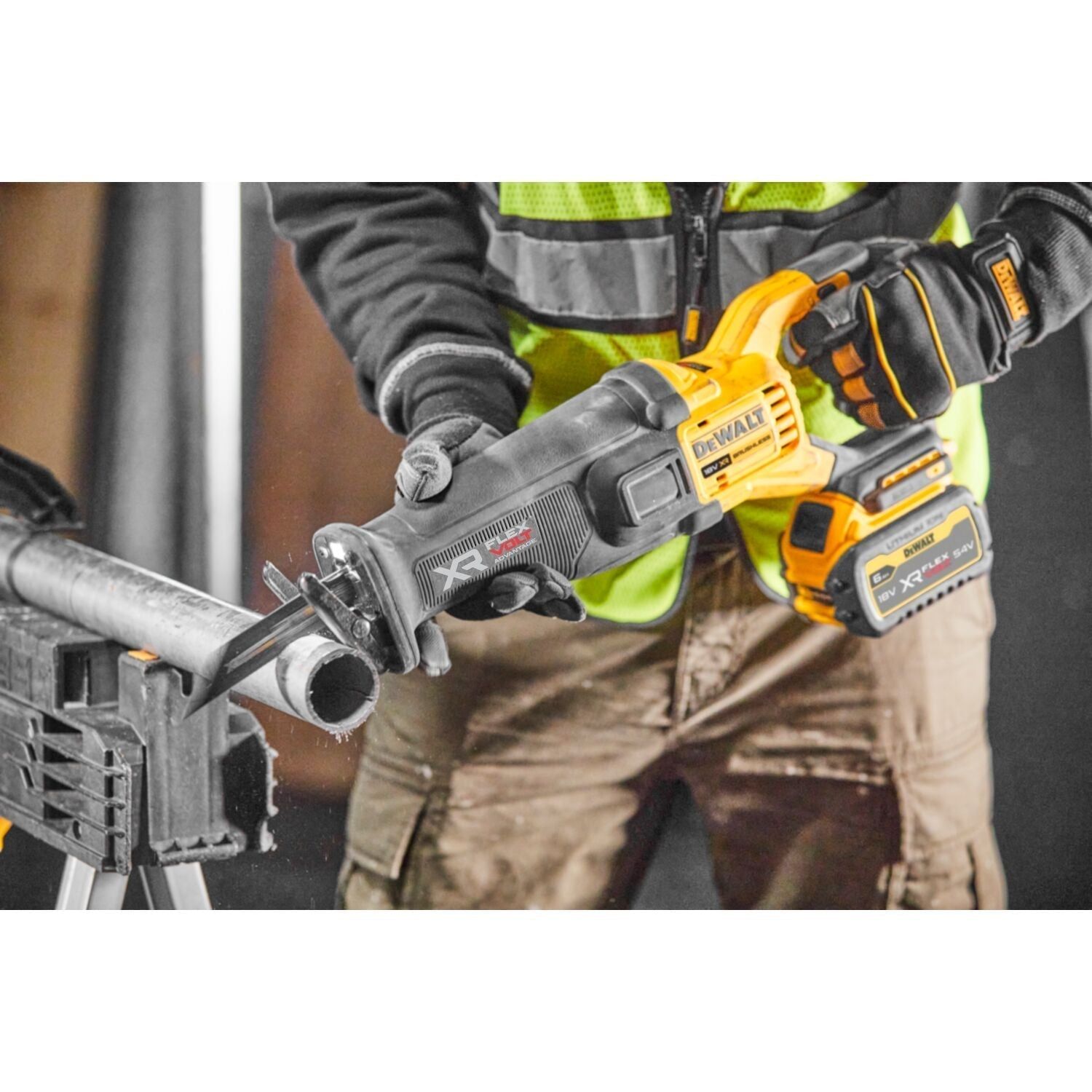 https://api.mastertools.nl/media/catalog/product/cache/4ac98b0d5e81b56bd000310ba88c60e0/d/e/dewalt-dcs386nt-accu-reciprozaag-18v-xr-flexvolt-basic-body-in-tstak-5035048739549-mastertools_nl-9.jpg