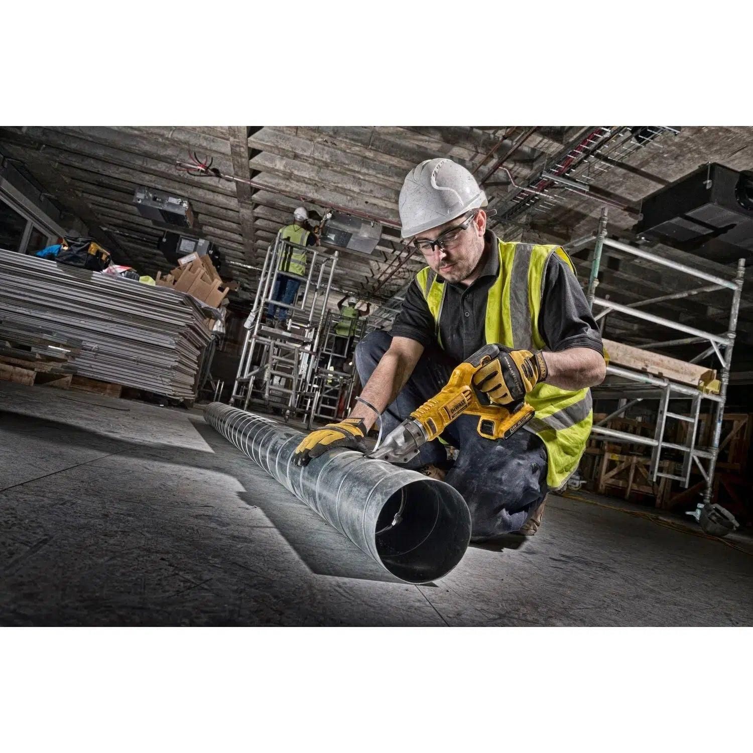 https://api.mastertools.nl/media/catalog/product/cache/4ac98b0d5e81b56bd000310ba88c60e0/d/e/dewalt-dcs491n-accu-plaatschaar-18v-xr-basic-body-5035048649084-mastertools_nl-3.jpg