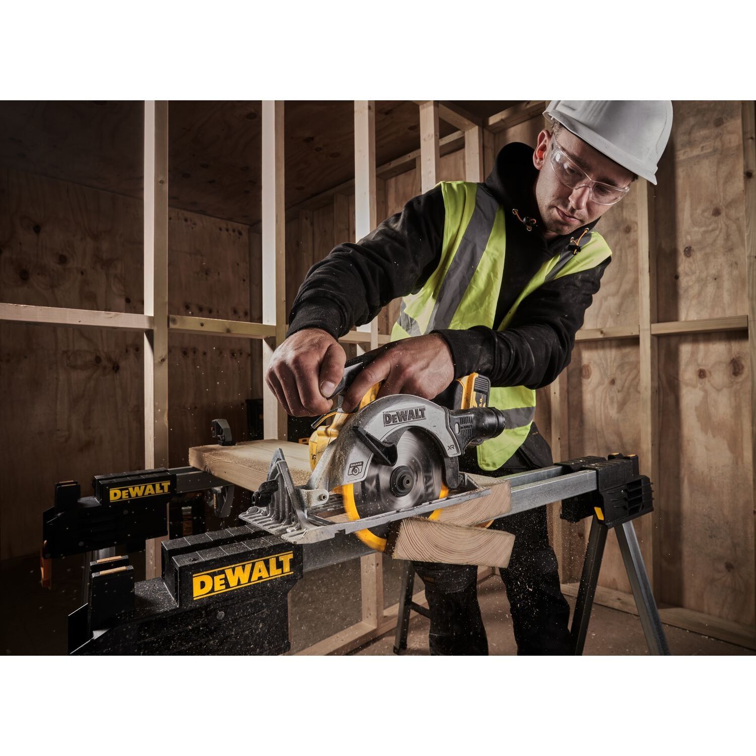 https://api.mastertools.nl/media/catalog/product/cache/4ac98b0d5e81b56bd000310ba88c60e0/d/e/dewalt-dcs565nt-accu-cirkelzaag-18v-basic-body-in-tstak-5035048740002-mastertools_nl-5.jpg