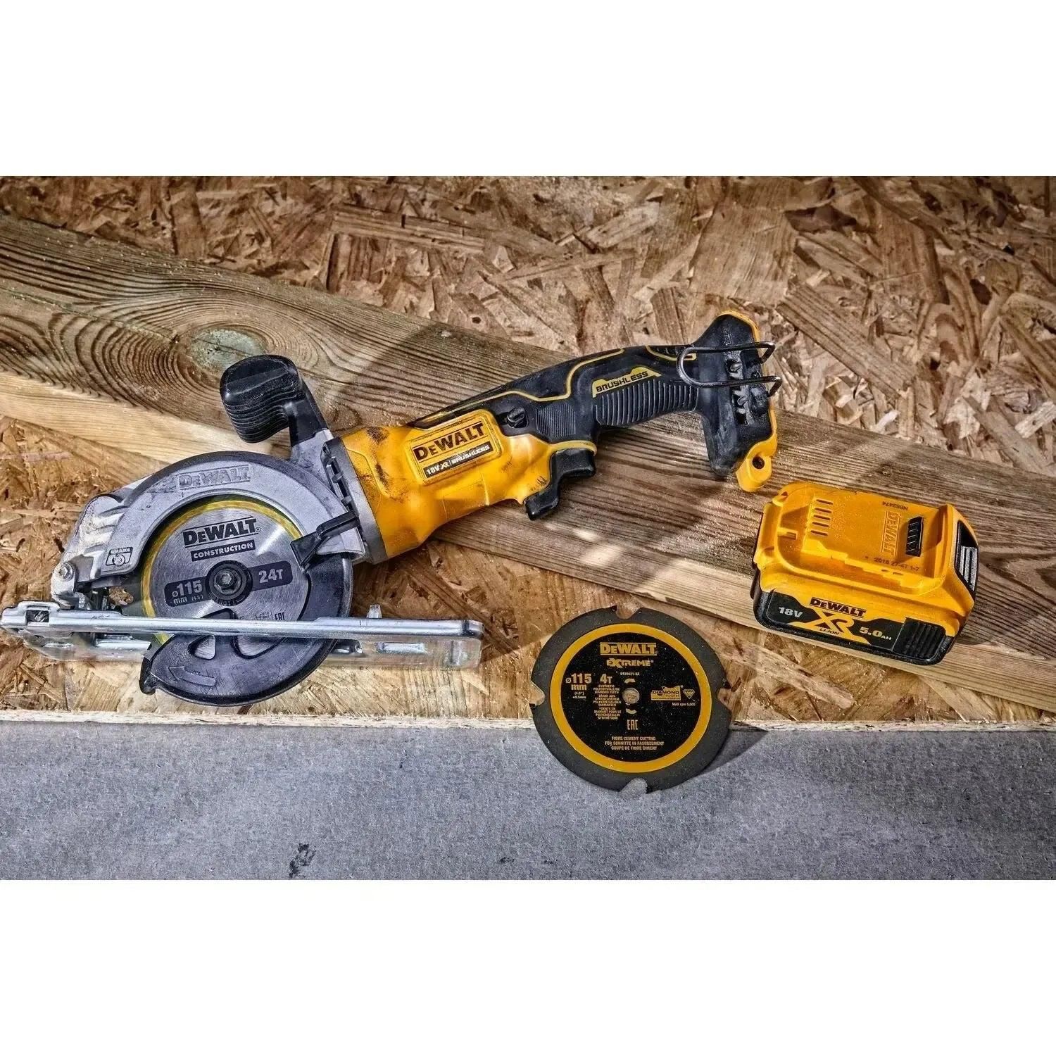 https://api.mastertools.nl/media/catalog/product/cache/4ac98b0d5e81b56bd000310ba88c60e0/d/e/dewalt-dcs571nt-accu-cirkelzaag-18v-basic-body-in-tstak-5035048723142-mastertools_nl-3.jpg