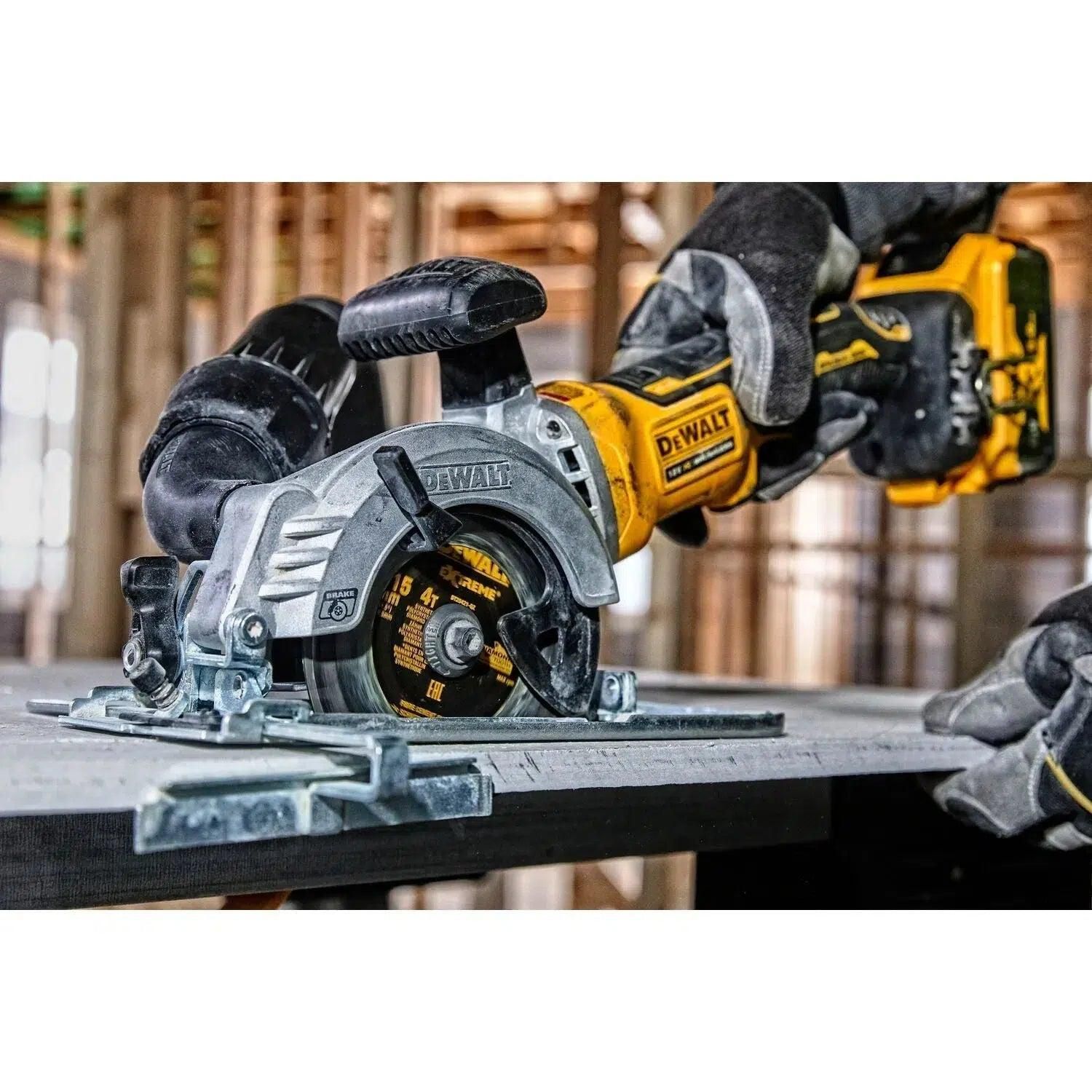 https://api.mastertools.nl/media/catalog/product/cache/4ac98b0d5e81b56bd000310ba88c60e0/d/e/dewalt-dcs571p2-accu-cirkelzaag-18v-5_0ah-xr-li-ion-5035048723135-mastertools_nl-8.jpg