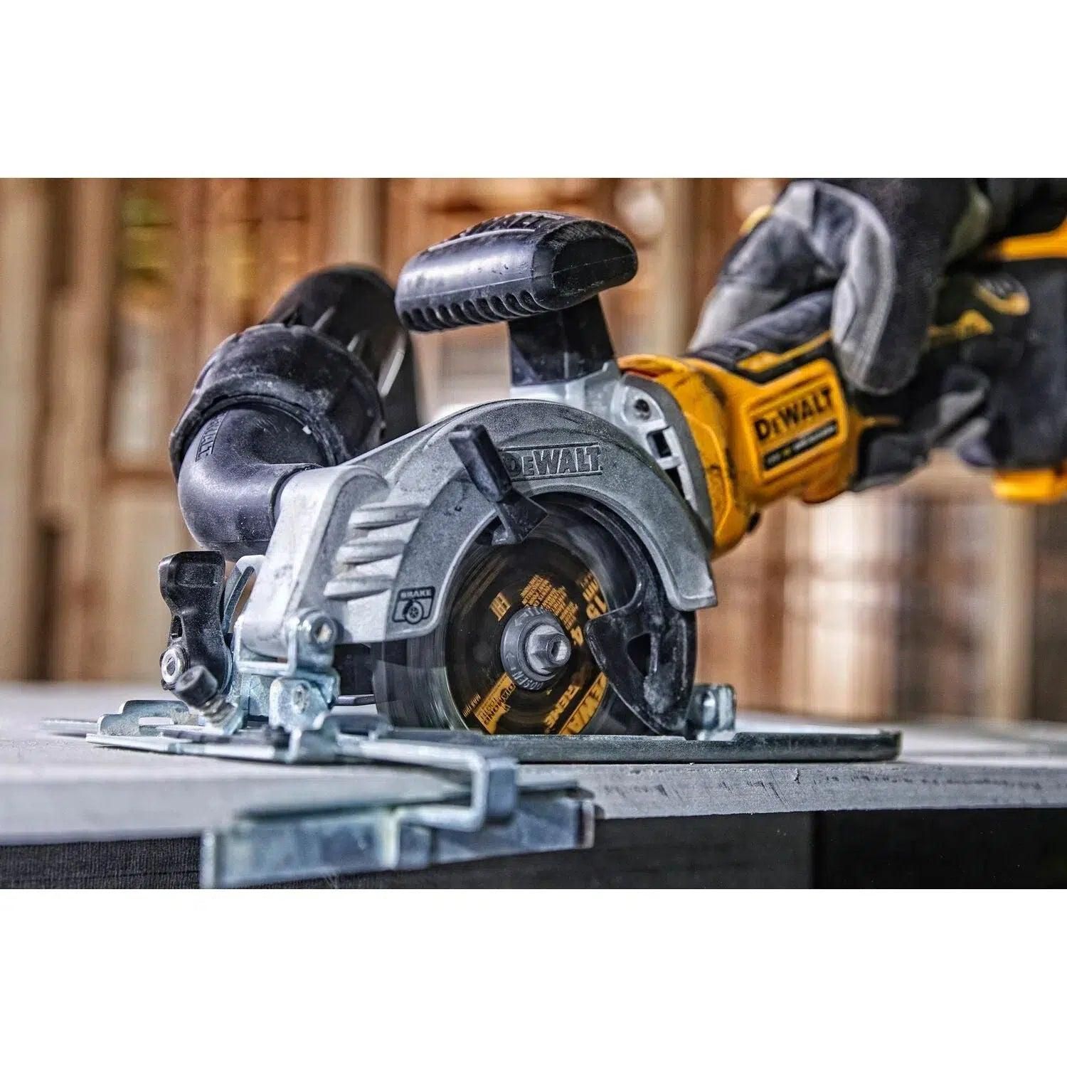 https://api.mastertools.nl/media/catalog/product/cache/4ac98b0d5e81b56bd000310ba88c60e0/d/e/dewalt-dcs571p2-accu-cirkelzaag-18v-5_0ah-xr-li-ion-5035048723135-mastertools_nl-9.jpg