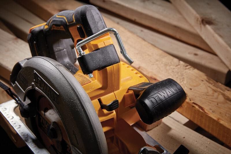 https://api.mastertools.nl/media/catalog/product/cache/4ac98b0d5e81b56bd000310ba88c60e0/d/e/dewalt-dcs573nt-accu-cirkelzaag-18v-basic-body-in-tstak-5035048739532-mastertools_nl-8.jpg