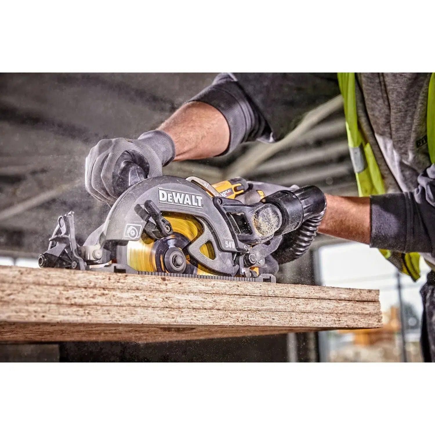 https://api.mastertools.nl/media/catalog/product/cache/4ac98b0d5e81b56bd000310ba88c60e0/d/e/dewalt-dcs577n-accu-cirkelzaag-flexvolt-54v-li-ion-basic-body-5035048694145-mastertools_nl-9.jpg