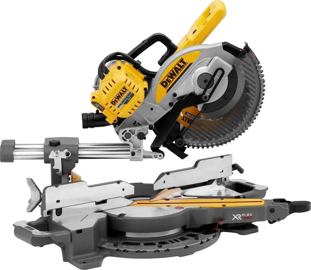 https://api.mastertools.nl/media/catalog/product/cache/4ac98b0d5e81b56bd000310ba88c60e0/d/e/dewalt-dcs727n-flexvolt-accu-afkortzaag-54v-basic-body-5035048708002-mastertools_nl-2.jpg
