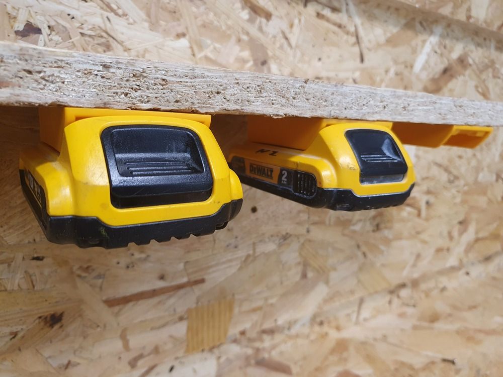 https://api.mastertools.nl/media/catalog/product/cache/4ac98b0d5e81b56bd000310ba88c60e0/d/e/dewalt-display-1_c02530db2c.jpg