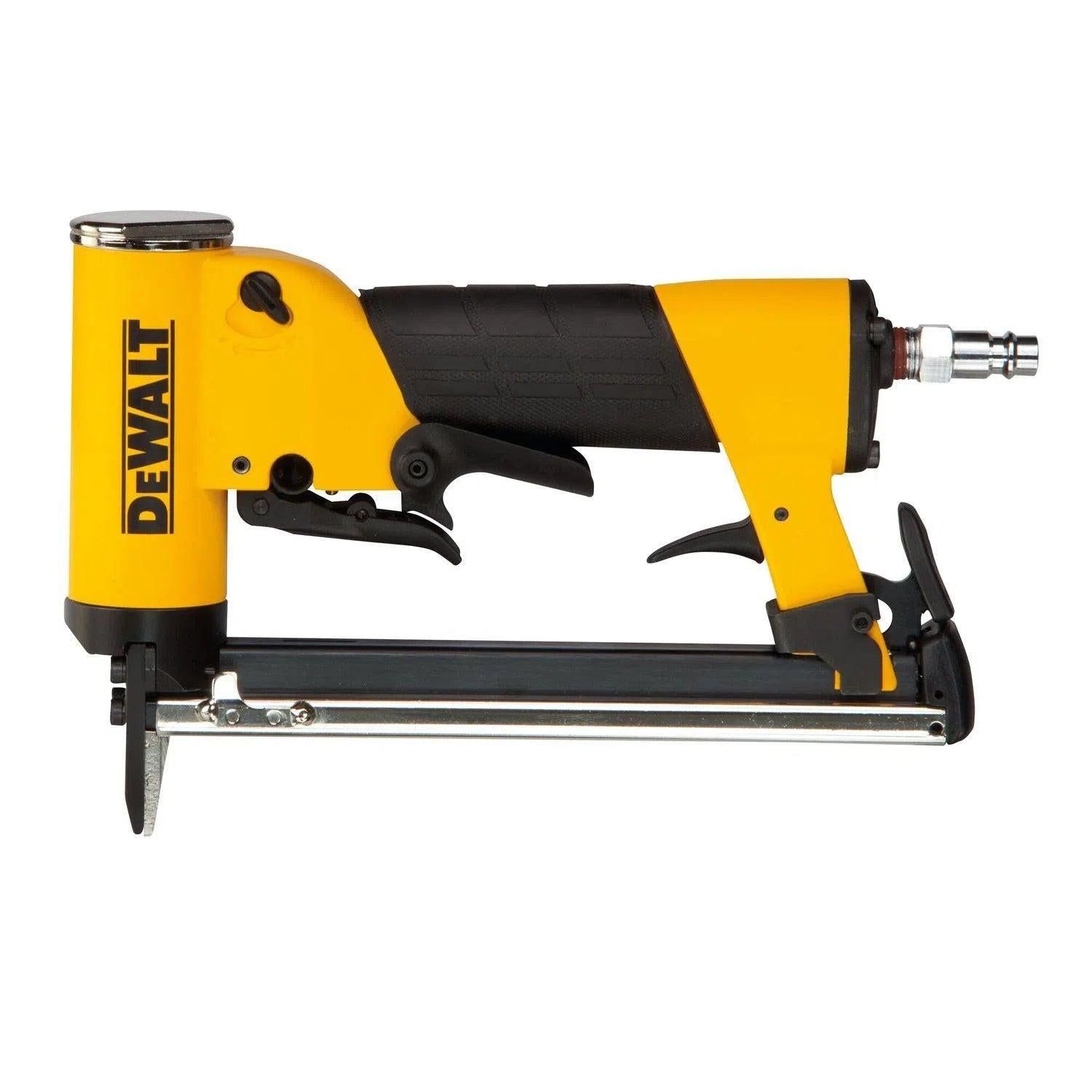 https://api.mastertools.nl/media/catalog/product/cache/4ac98b0d5e81b56bd000310ba88c60e0/d/e/dewalt-dps8016-brede-kroon-nietmachine-80-series-5902013959076-mastertools_nl-2.jpg