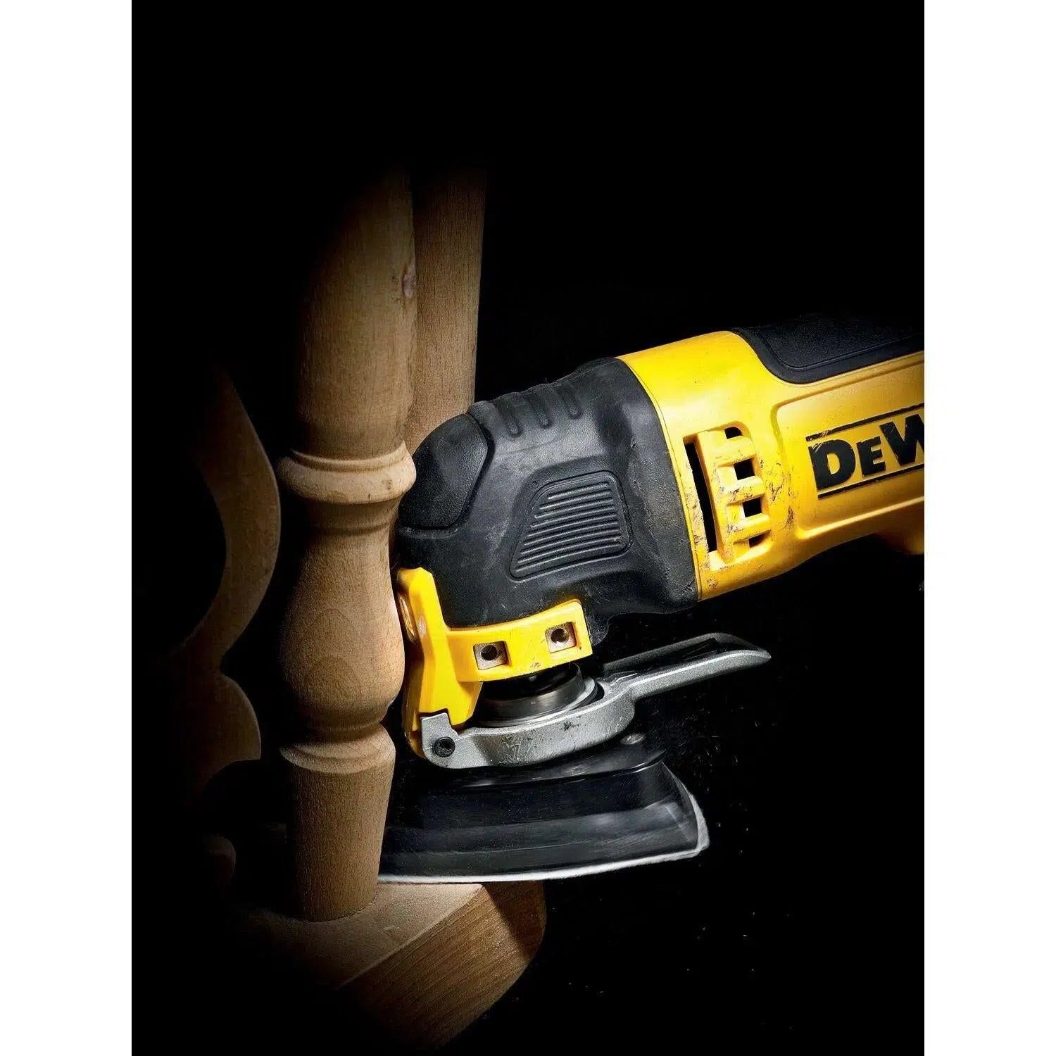 https://api.mastertools.nl/media/catalog/product/cache/4ac98b0d5e81b56bd000310ba88c60e0/d/e/dewalt-dt20700-universeel-schuurzool-5035048099230-mastertools_nl-3.jpg
