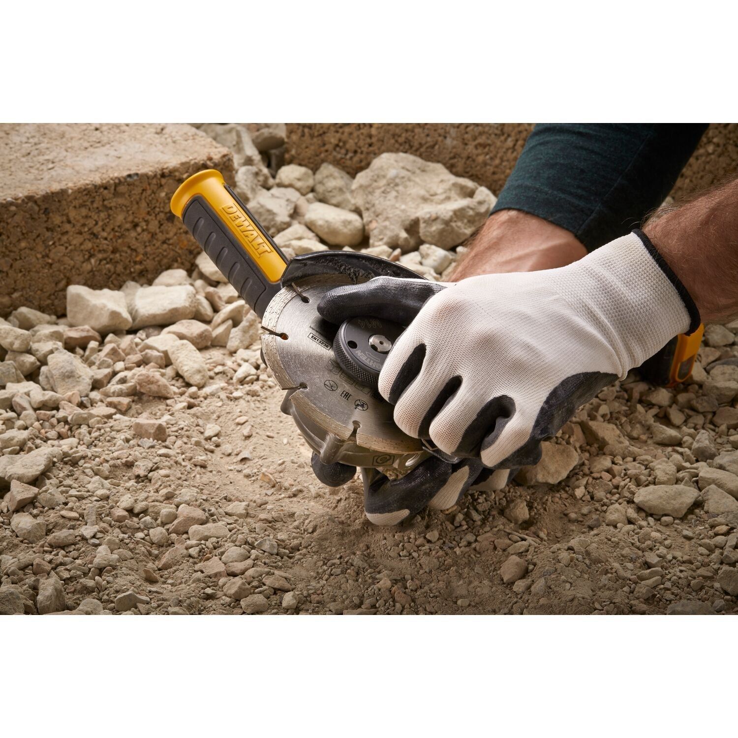 https://api.mastertools.nl/media/catalog/product/cache/4ac98b0d5e81b56bd000310ba88c60e0/d/e/dewalt-dt3559-snelspanmoer-m14-5035048543795-mastertools_nl-8.jpg