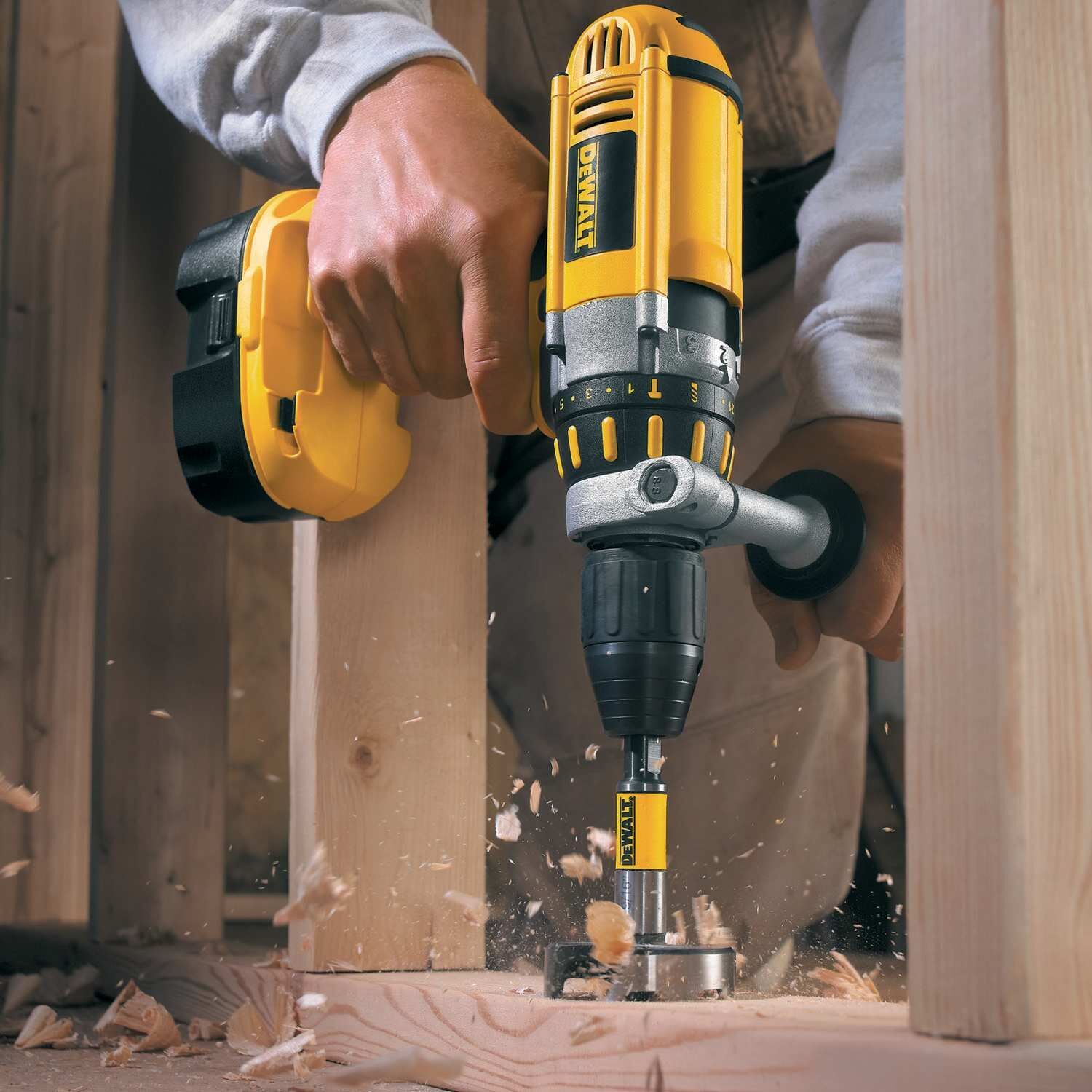 https://api.mastertools.nl/media/catalog/product/cache/4ac98b0d5e81b56bd000310ba88c60e0/d/e/dewalt-dt4576-cilinderkopboor-28mm-5035048072011-mastertools_nl-3.jpg