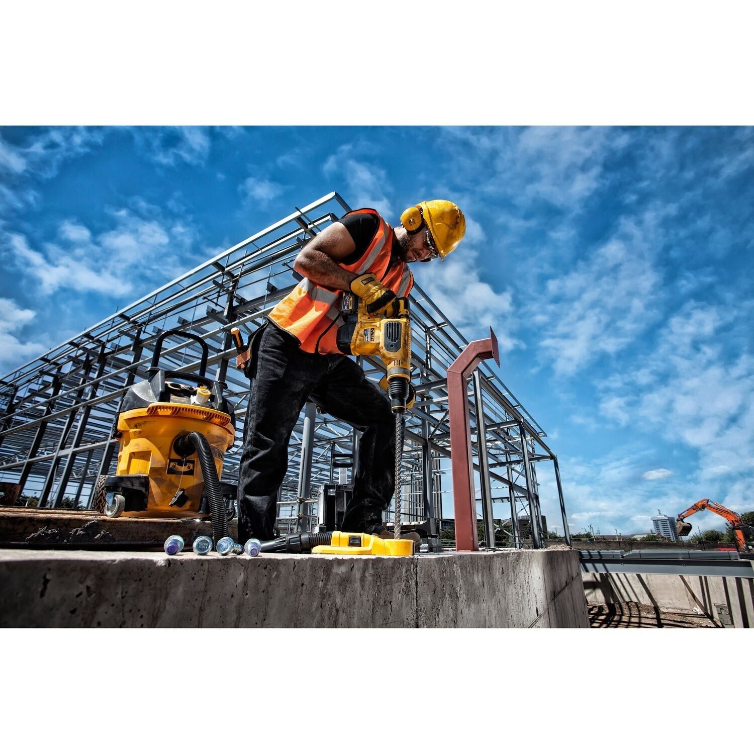 https://api.mastertools.nl/media/catalog/product/cache/4ac98b0d5e81b56bd000310ba88c60e0/d/e/dewalt-dt60811-boor-sds-max-xlr-18x200x340mm-5035048096758-mastertools_nl-8.jpg