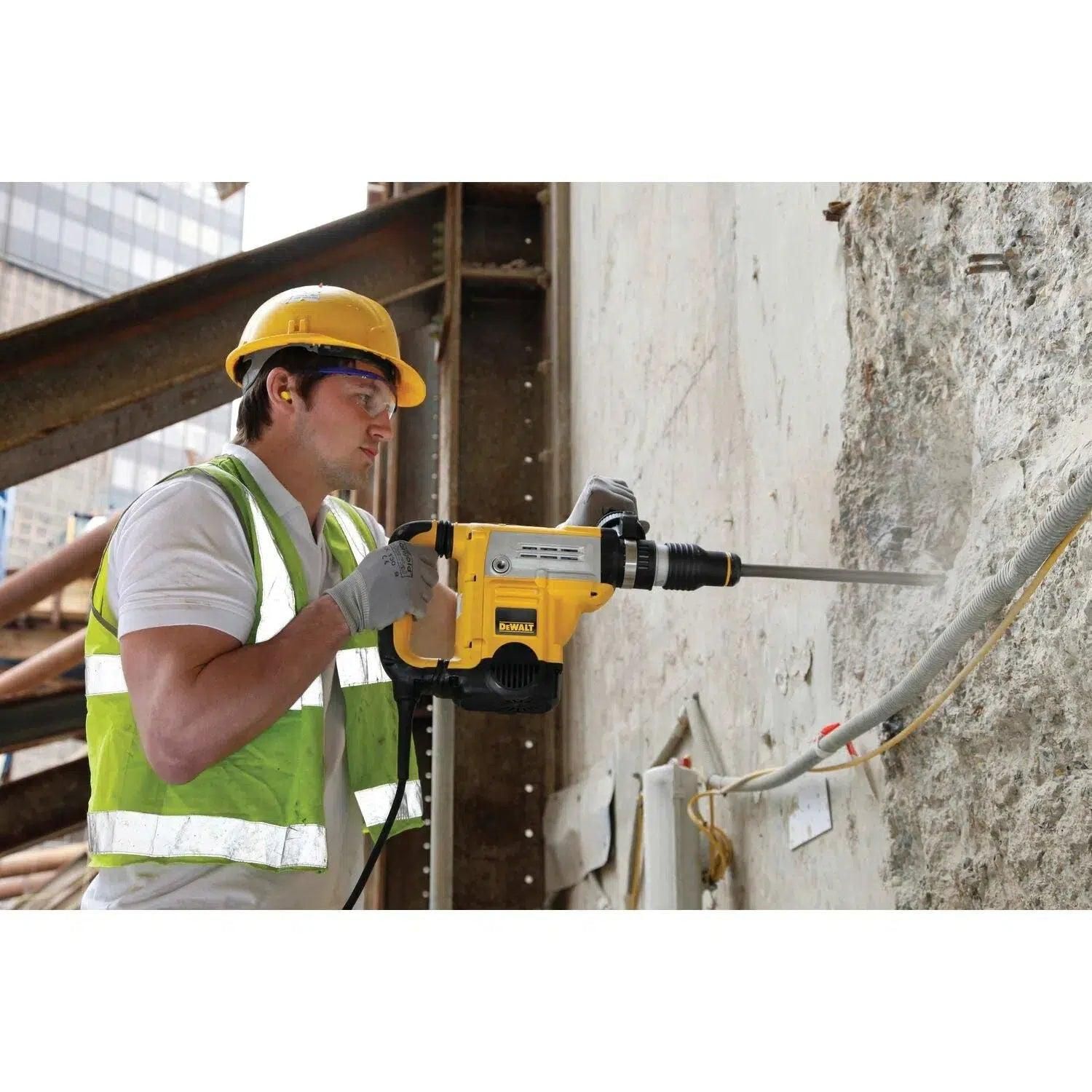 https://api.mastertools.nl/media/catalog/product/cache/4ac98b0d5e81b56bd000310ba88c60e0/d/e/dewalt-dt6825-platte-beitel-sds-max-80x300mm-5011402378081-mastertools_nl-5.jpg