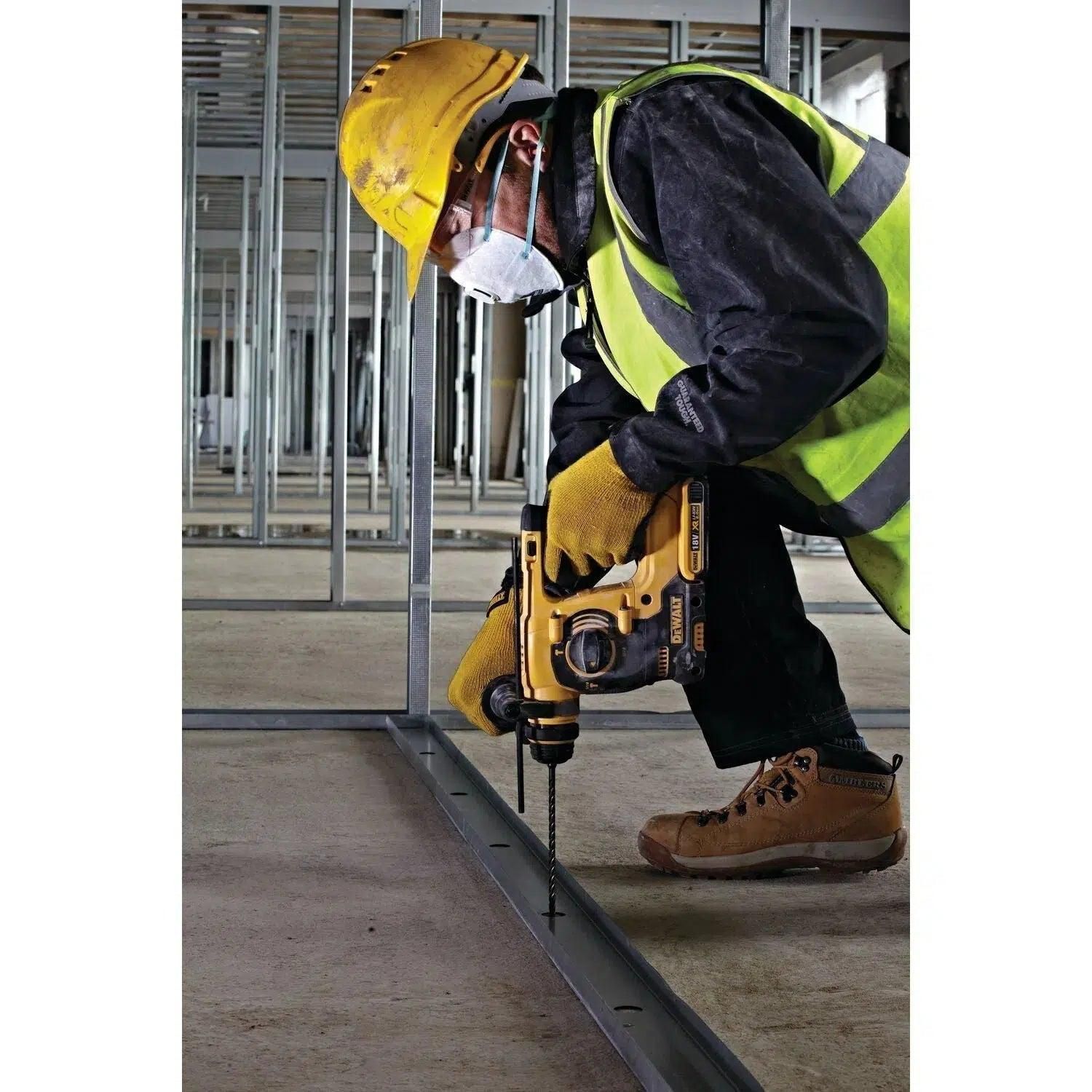 https://api.mastertools.nl/media/catalog/product/cache/4ac98b0d5e81b56bd000310ba88c60e0/d/e/dewalt-dt8929-boor-sds-xlr-4-snijder-10x210mm-5035048077900-mastertools_nl-5.jpg