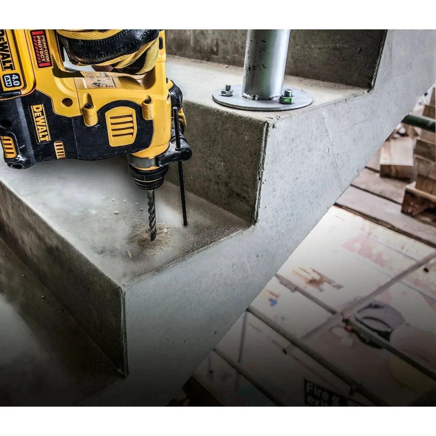 https://api.mastertools.nl/media/catalog/product/cache/4ac98b0d5e81b56bd000310ba88c60e0/d/e/dewalt-dt8929-boor-sds-xlr-4-snijder-10x210mm-5035048077900-mastertools_nl-7.jpg