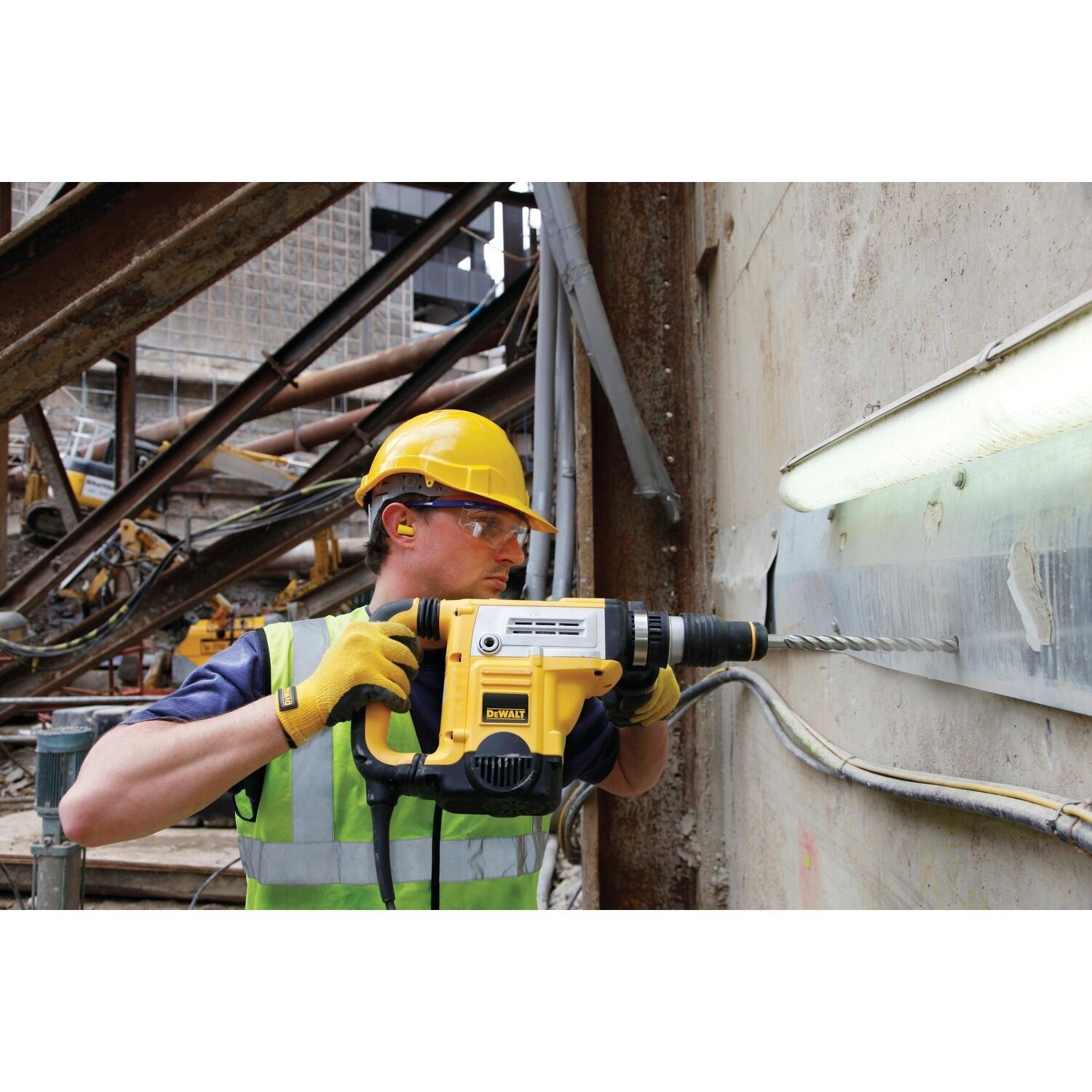 https://api.mastertools.nl/media/catalog/product/cache/4ac98b0d5e81b56bd000310ba88c60e0/d/e/dewalt-dt9400-boor-sds-max-extremetmtm-hm-12x340mm-5035048059678-mastertools_nl-7.jpg