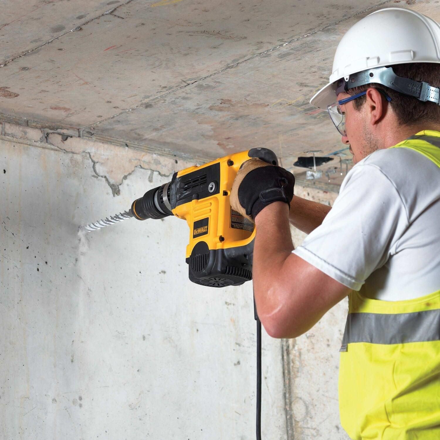 https://api.mastertools.nl/media/catalog/product/cache/4ac98b0d5e81b56bd000310ba88c60e0/d/e/dewalt-dt9445-boor-sds-max-extremetmtm-hm-40x570mm-5035048060124-mastertools_nl-5.jpg