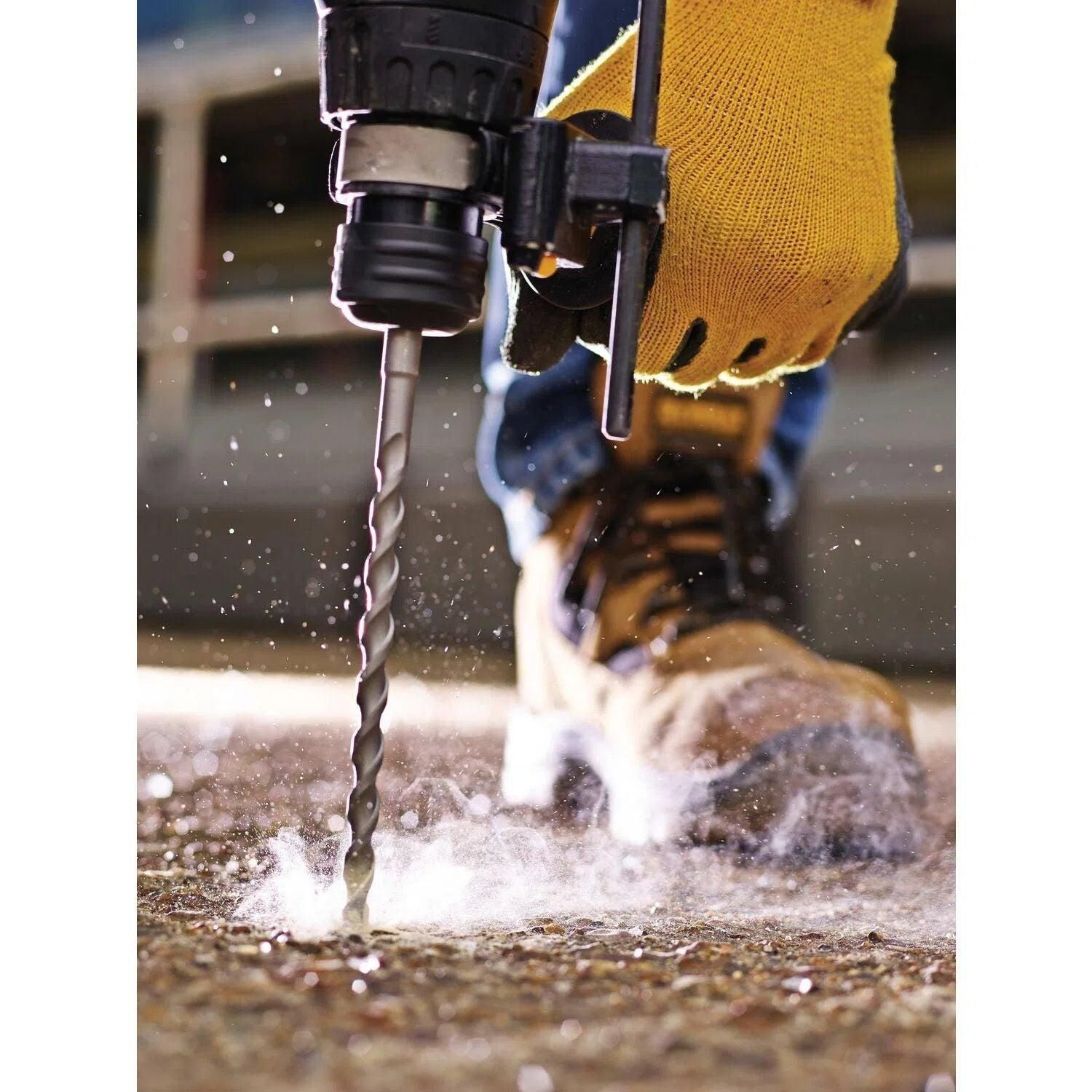 https://api.mastertools.nl/media/catalog/product/cache/4ac98b0d5e81b56bd000310ba88c60e0/d/e/dewalt-dt9515-boor-sds-extreme-2tm-6x160mm-5035048054901-mastertools_nl-6.jpg