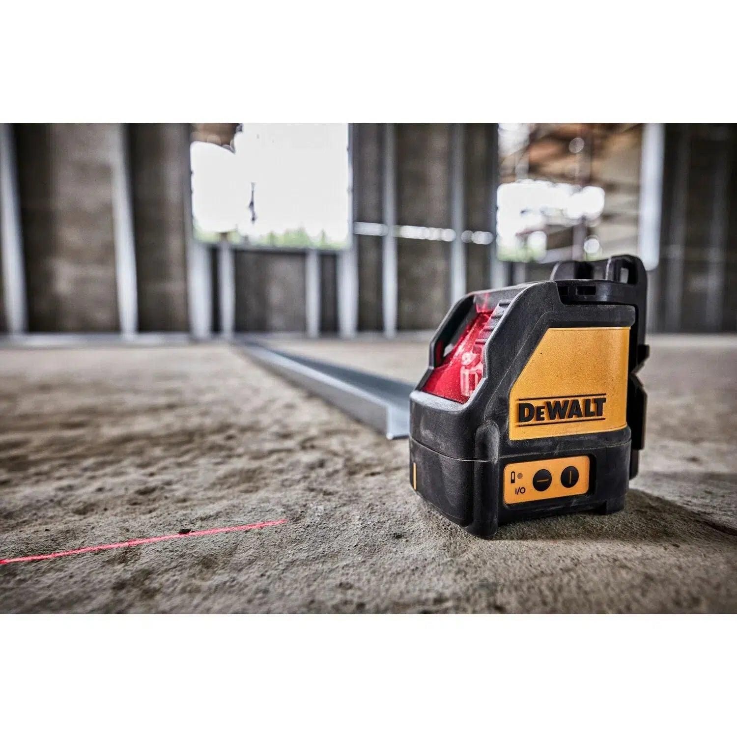 https://api.mastertools.nl/media/catalog/product/cache/4ac98b0d5e81b56bd000310ba88c60e0/d/e/dewalt-dw088k-zelfnivellerende-kruislijnlaser-2-stralen-rood-5035048338575-mastertools_nl-8.jpg