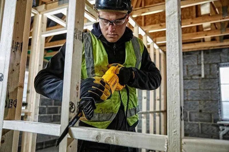 https://api.mastertools.nl/media/catalog/product/cache/4ac98b0d5e81b56bd000310ba88c60e0/d/e/dewalt-dwe305pk-reciprozaag-5035048554258-mastertools_nl-4.jpg