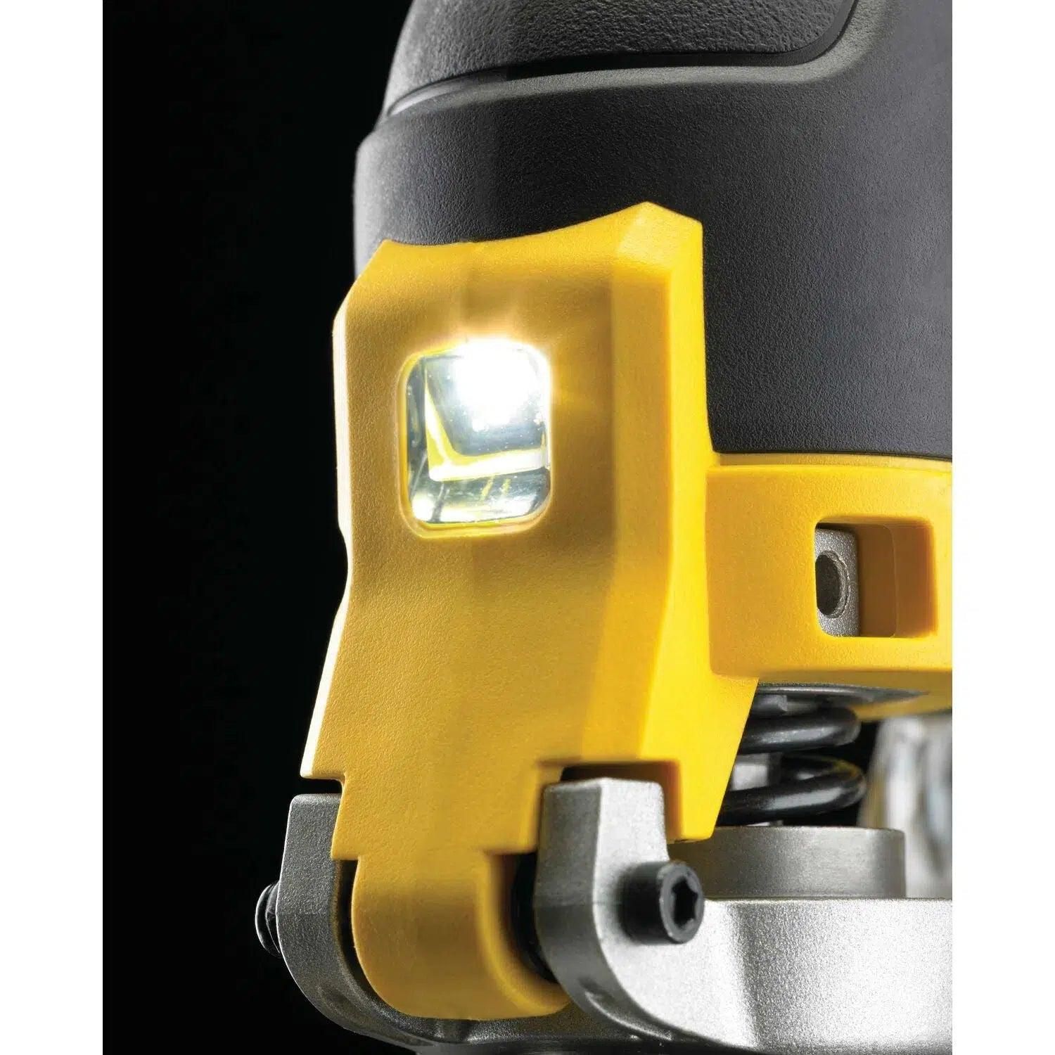 https://api.mastertools.nl/media/catalog/product/cache/4ac98b0d5e81b56bd000310ba88c60e0/d/e/dewalt-dwe315kt-oscillerende-multitool-in-tstak-5035048460771-mastertools_nl-4.jpg