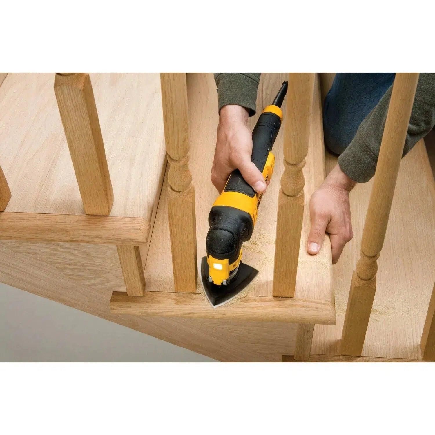 https://api.mastertools.nl/media/catalog/product/cache/4ac98b0d5e81b56bd000310ba88c60e0/d/e/dewalt-dwe315kt-oscillerende-multitool-in-tstak-5035048460771-mastertools_nl-5.jpg