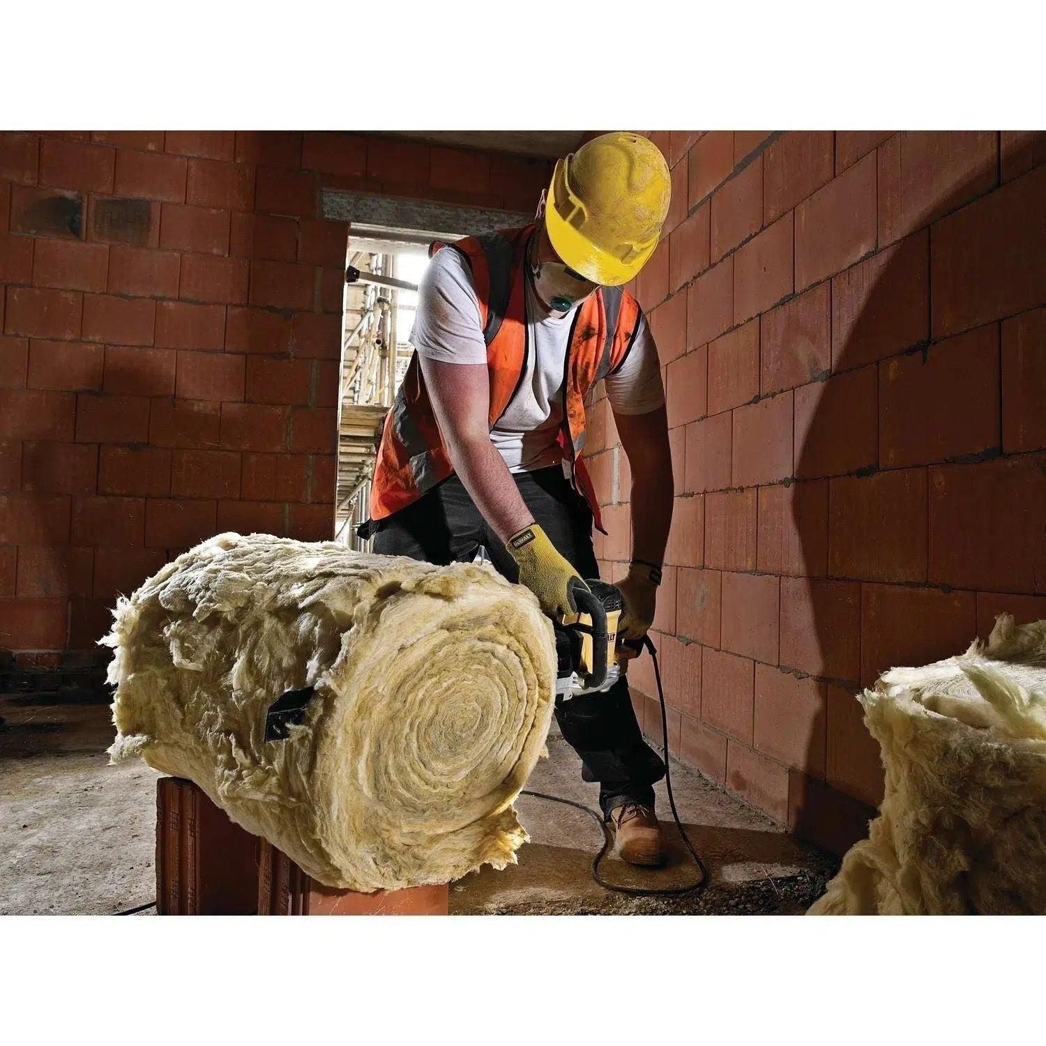 https://api.mastertools.nl/media/catalog/product/cache/4ac98b0d5e81b56bd000310ba88c60e0/d/e/dewalt-dwe397-alligatorzaag-1700w-430mm-5035048393888-mastertools_nl-5.jpg