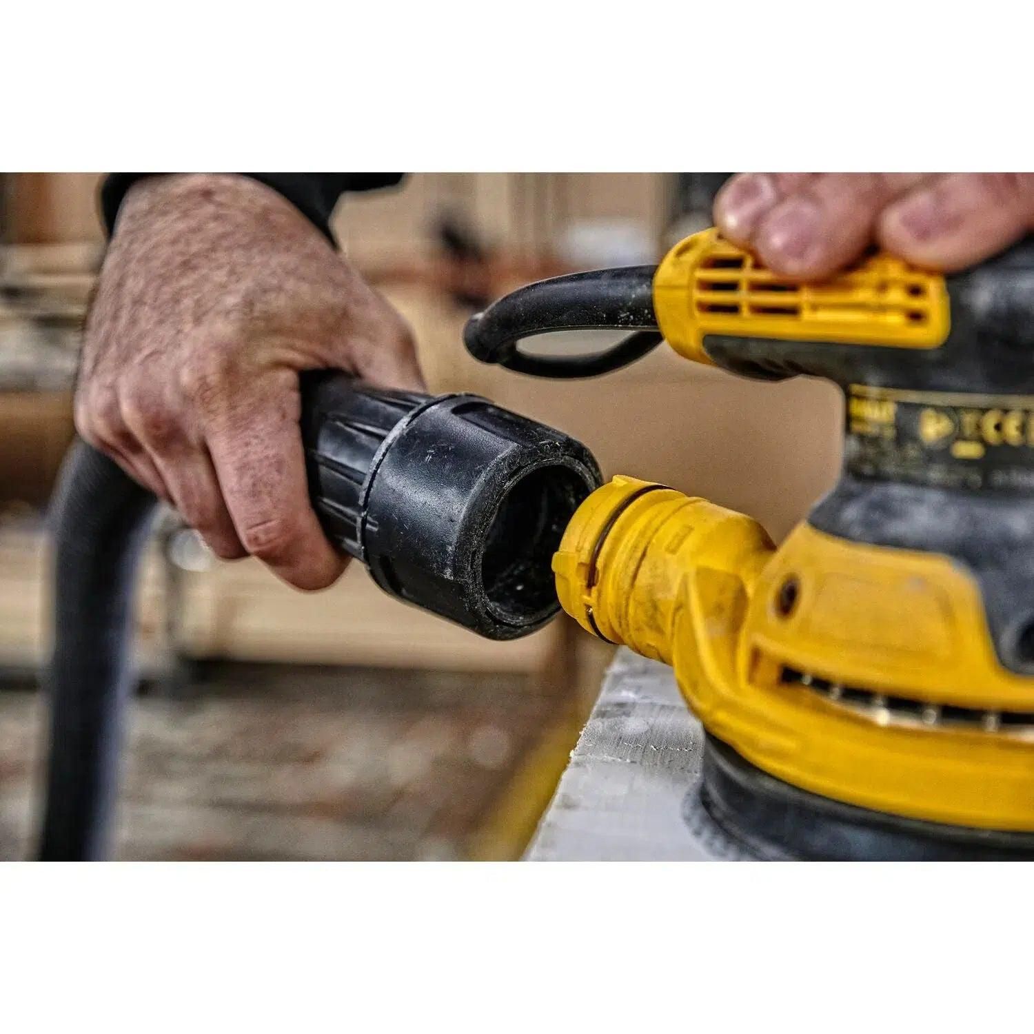https://api.mastertools.nl/media/catalog/product/cache/4ac98b0d5e81b56bd000310ba88c60e0/d/e/dewalt-dwe6423-excenterschuurmachine-125mm-280w-5035048553954-mastertools_nl-3.jpg