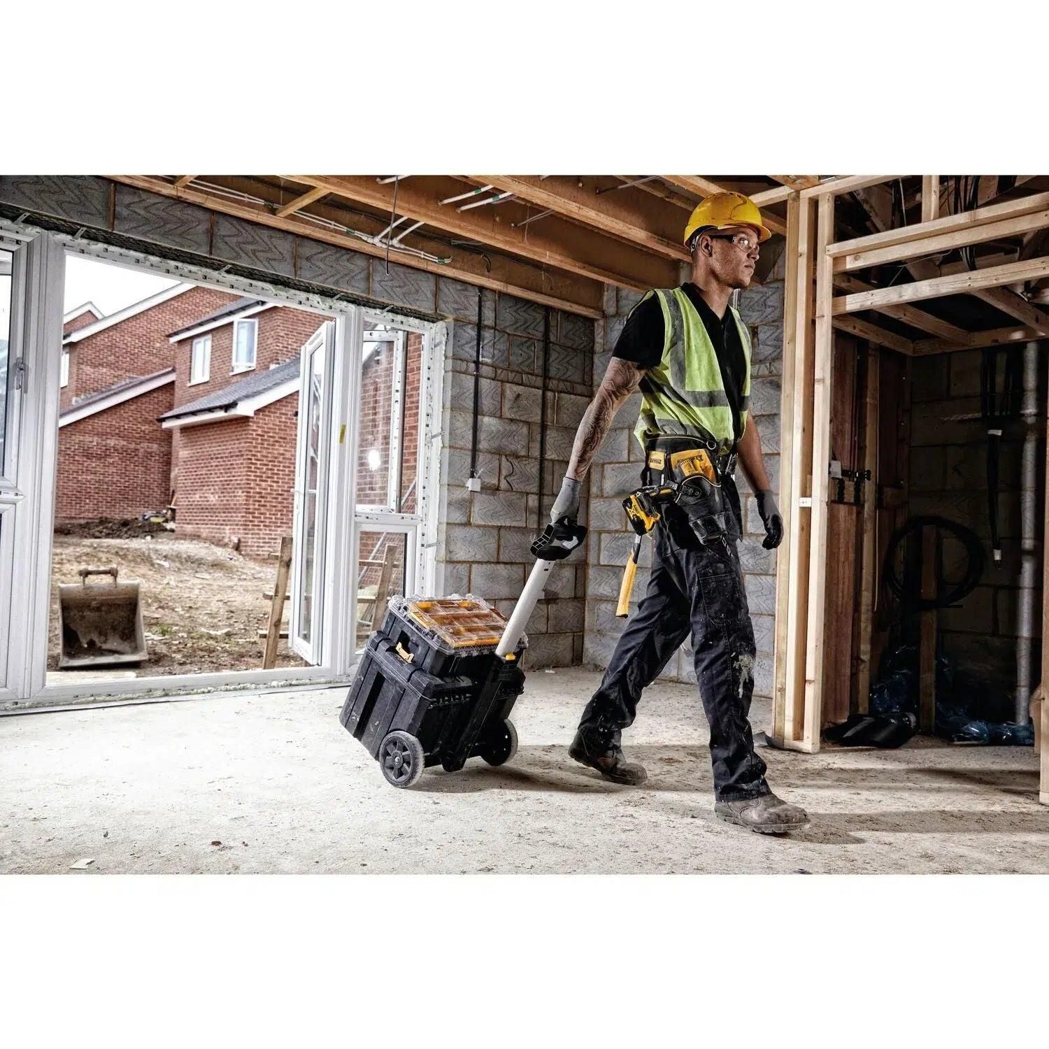 https://api.mastertools.nl/media/catalog/product/cache/4ac98b0d5e81b56bd000310ba88c60e0/d/e/dewalt-dwst1-75799-gereedschapswagen-tstak-5035048659243-mastertools_nl-3.jpg