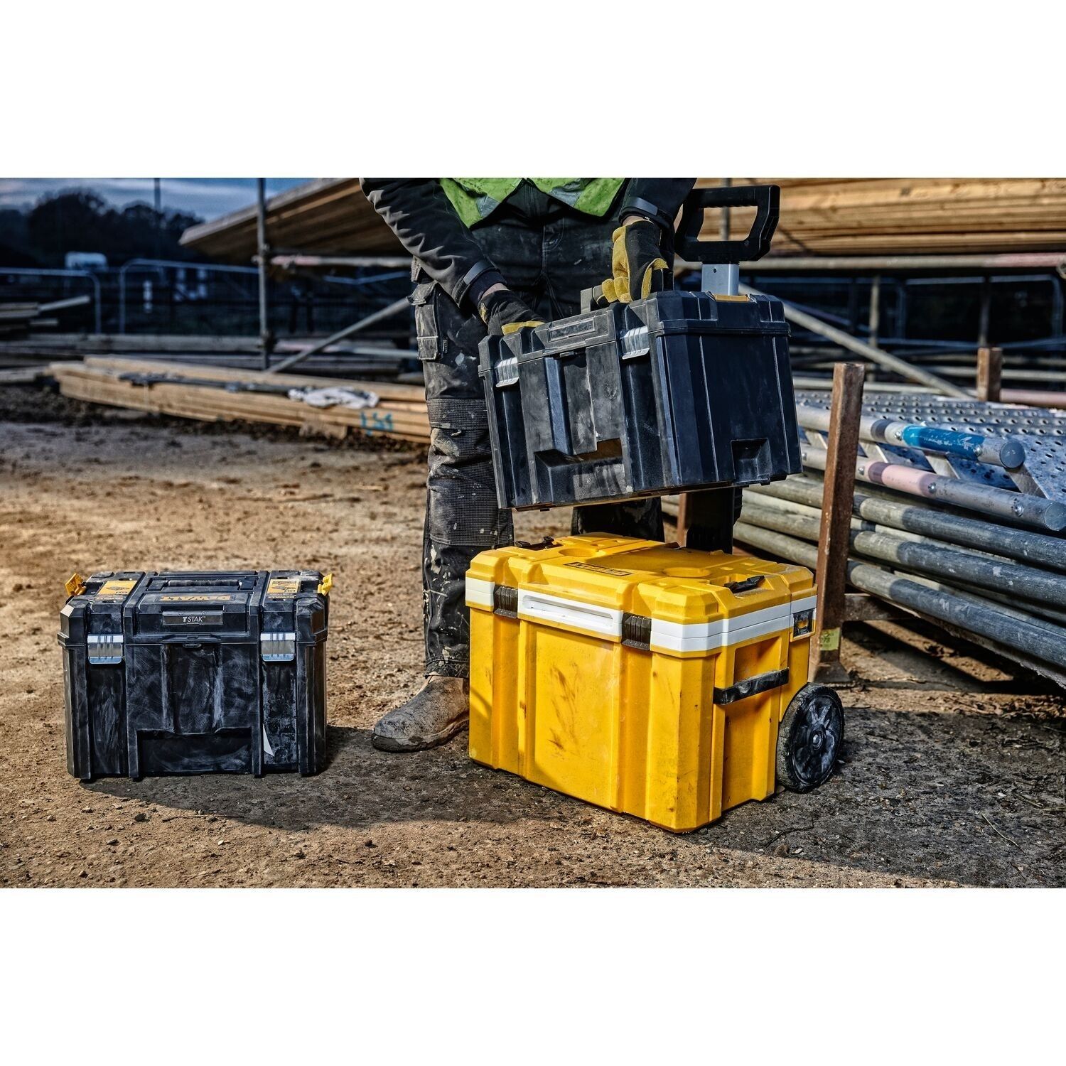 https://api.mastertools.nl/media/catalog/product/cache/4ac98b0d5e81b56bd000310ba88c60e0/d/e/dewalt-tstak-koelbox-wagen-ip54-dwst83281-1-3253561832819-mastertools_nl-7.jpg