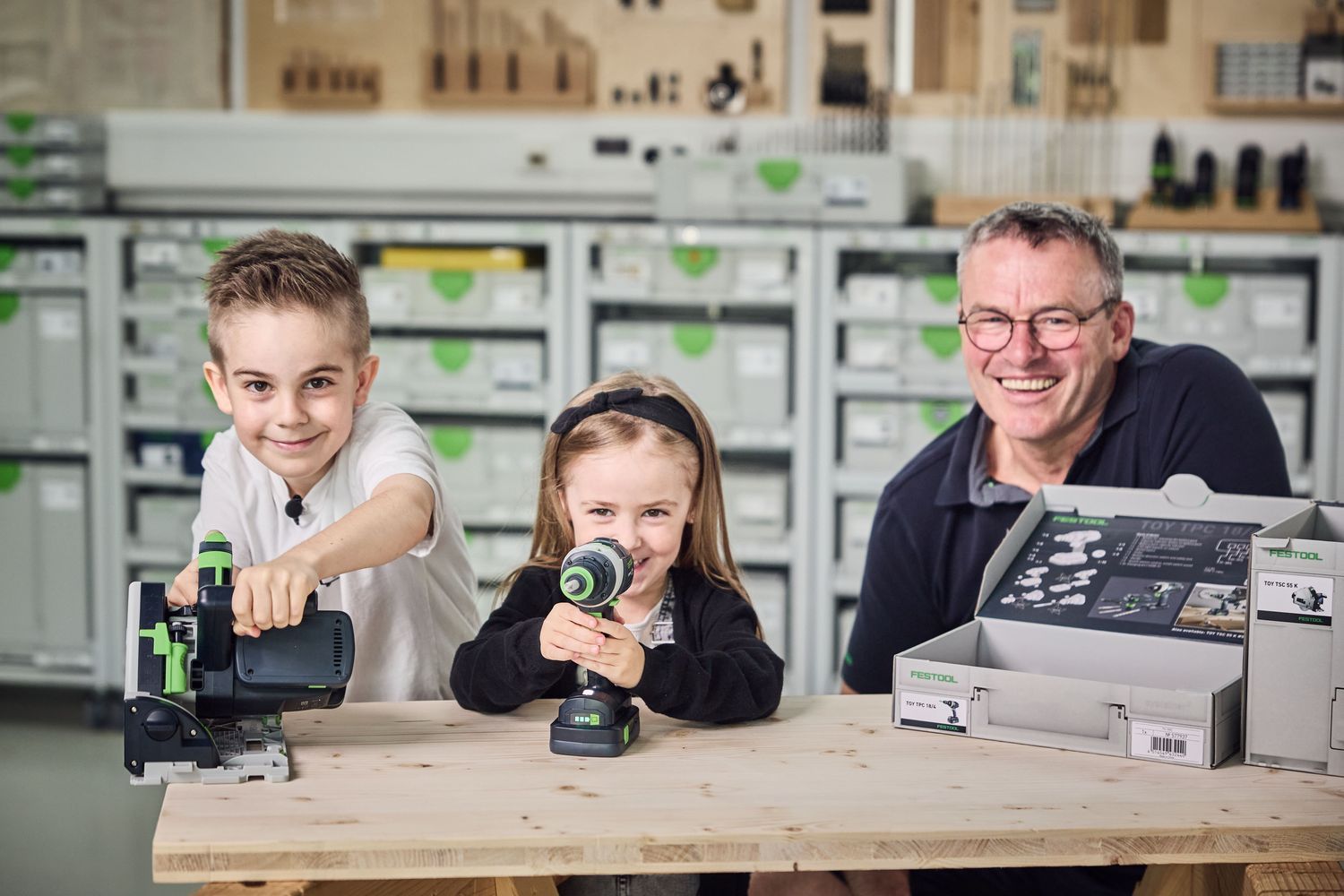 https://api.mastertools.nl/media/catalog/product/cache/4ac98b0d5e81b56bd000310ba88c60e0/d/o/down_fan_familytoys_000000_a_02a.jpg