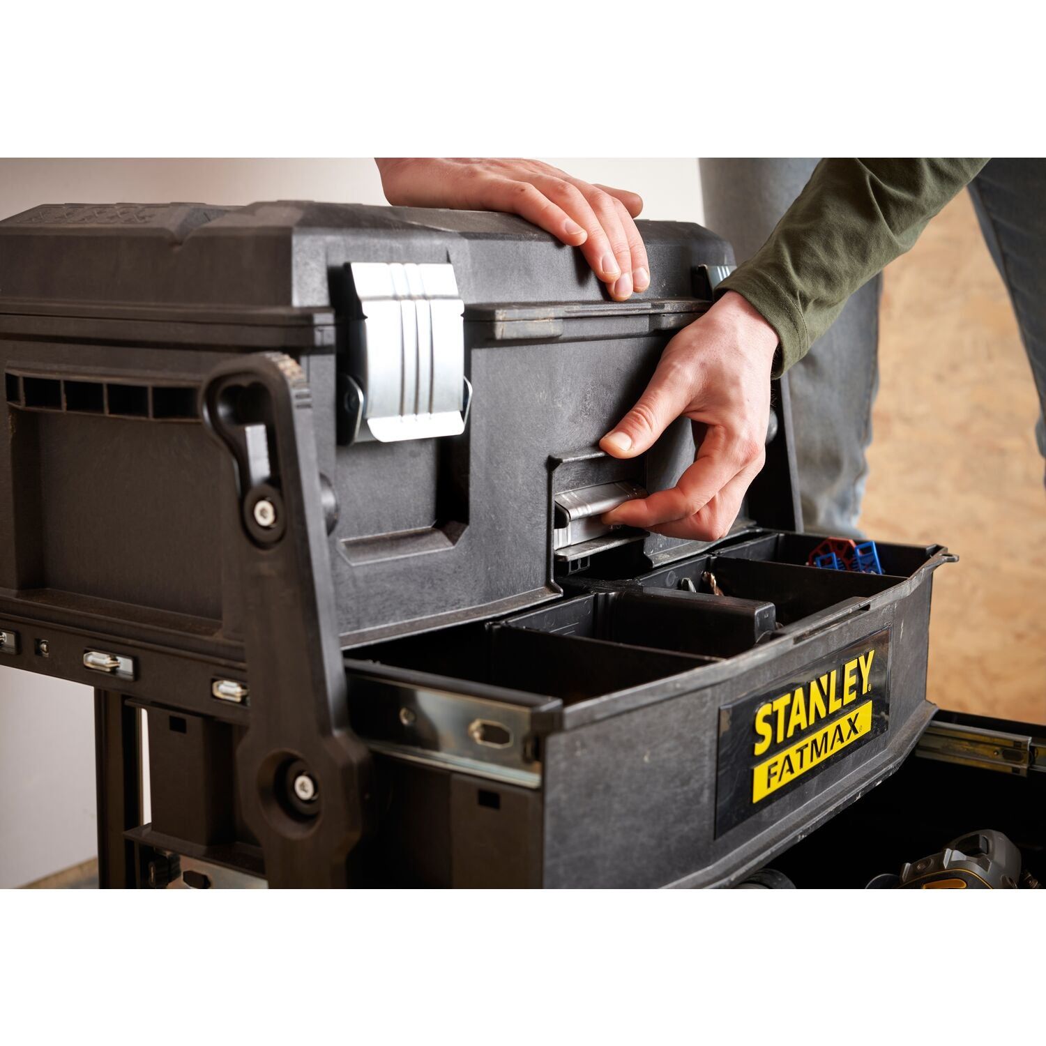 https://api.mastertools.nl/media/catalog/product/cache/4ac98b0d5e81b56bd000310ba88c60e0/e/c/ecomm_medium-1-94-210_f3.jpg