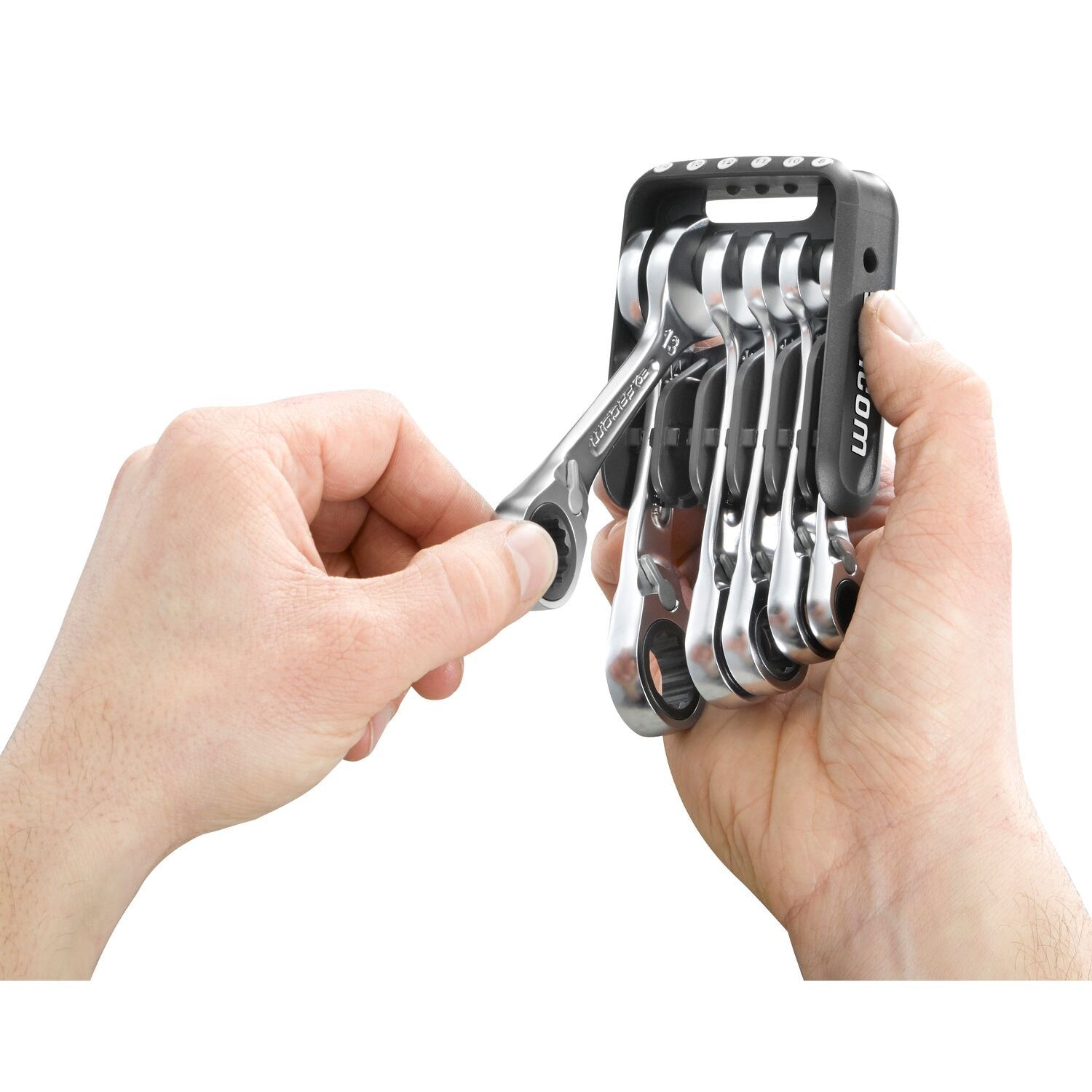https://api.mastertools.nl/media/catalog/product/cache/4ac98b0d5e81b56bd000310ba88c60e0/e/c/ecomm_medium-467bs-jp6pb_hs1.jpg