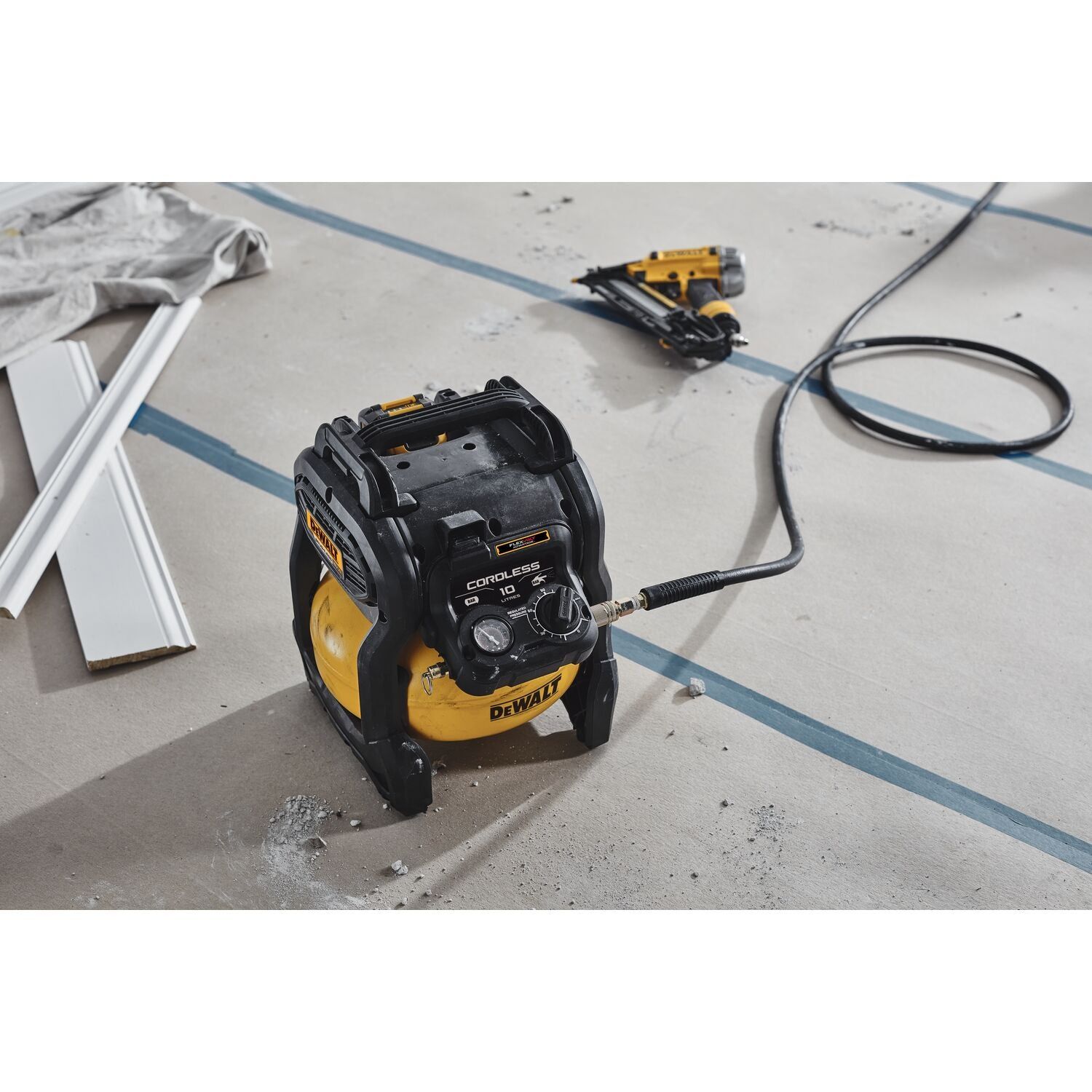https://api.mastertools.nl/media/catalog/product/cache/4ac98b0d5e81b56bd000310ba88c60e0/e/c/ecomm_medium-dcc1018n_a6.jpg