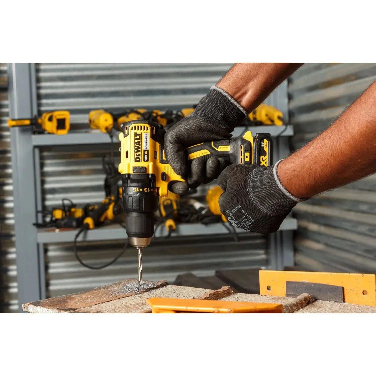 https://api.mastertools.nl/media/catalog/product/cache/4ac98b0d5e81b56bd000310ba88c60e0/e/c/ecomm_medium-dcd777s2t-qw_a1.jpg