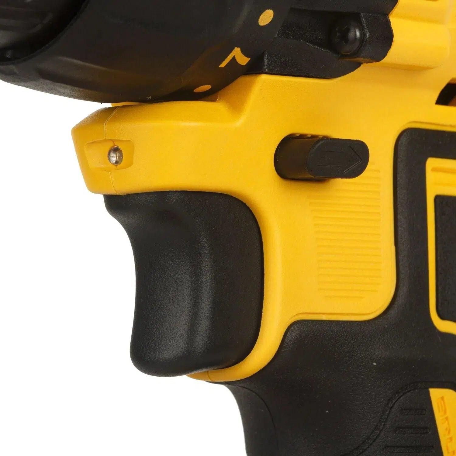 https://api.mastertools.nl/media/catalog/product/cache/4ac98b0d5e81b56bd000310ba88c60e0/e/c/ecomm_medium-dcd777s2t-qw_f2.jpg